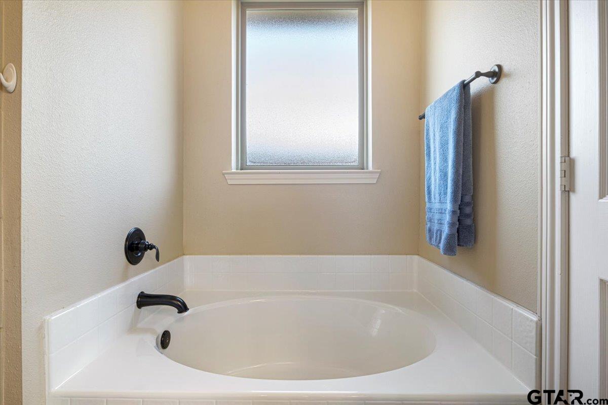 Bullard, Texas 75757, United States, 3 Bedrooms Bedrooms, ,2 BathroomsBathrooms,Residential,Active,104399