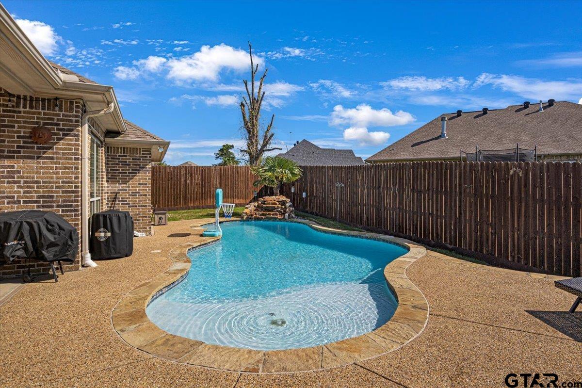 Bullard, Texas 75757, United States, 3 Bedrooms Bedrooms, ,2 BathroomsBathrooms,Residential,Active,104399