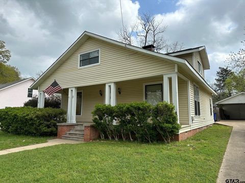 A home in Crockett