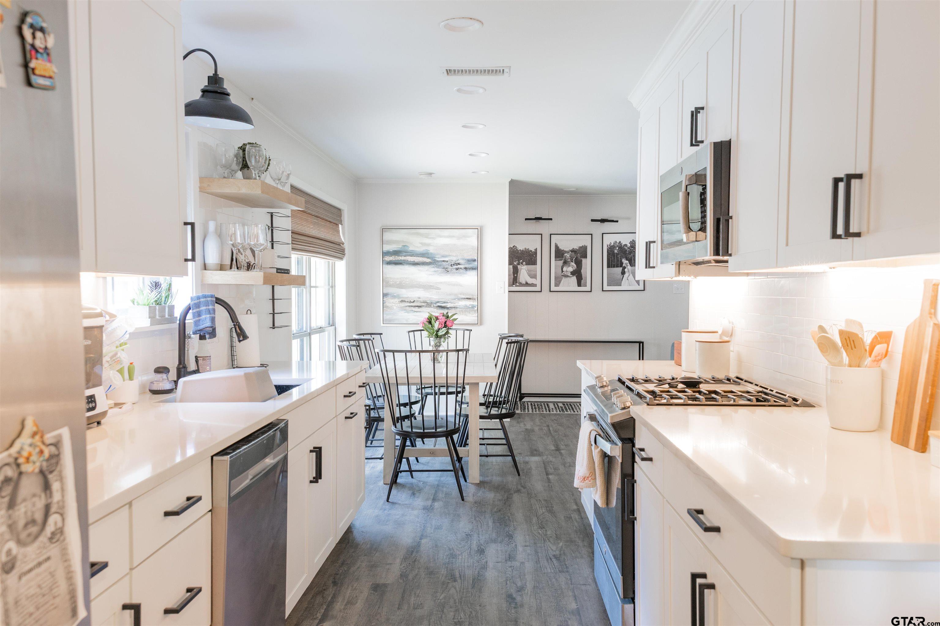 8116 Jewell Lane