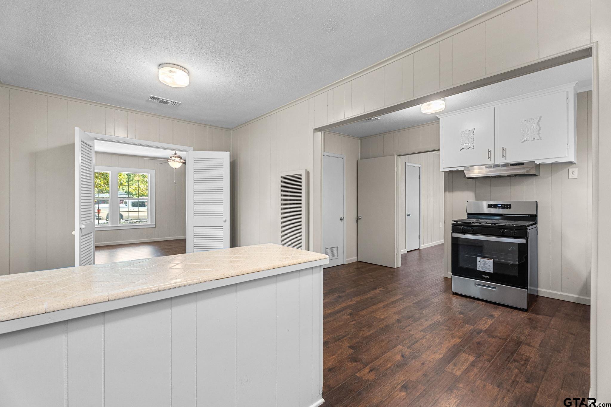 Mineola, Texas 75773, United States, 2 Bedrooms Bedrooms, ,1 BathroomBathrooms,Residential,Pending,38508