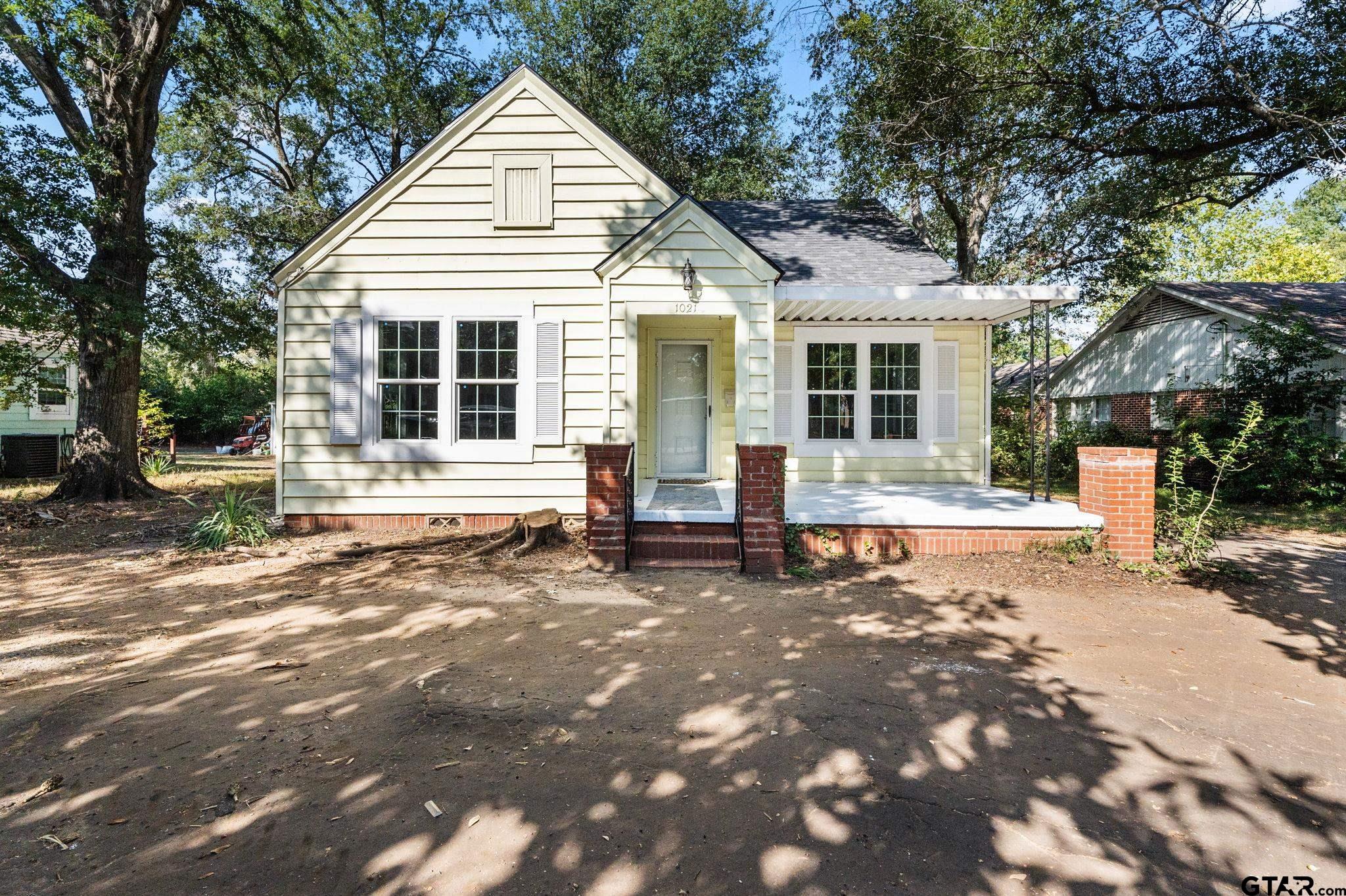 Mineola, Texas 75773, United States, 2 Bedrooms Bedrooms, ,1 BathroomBathrooms,Residential,Pending,38508