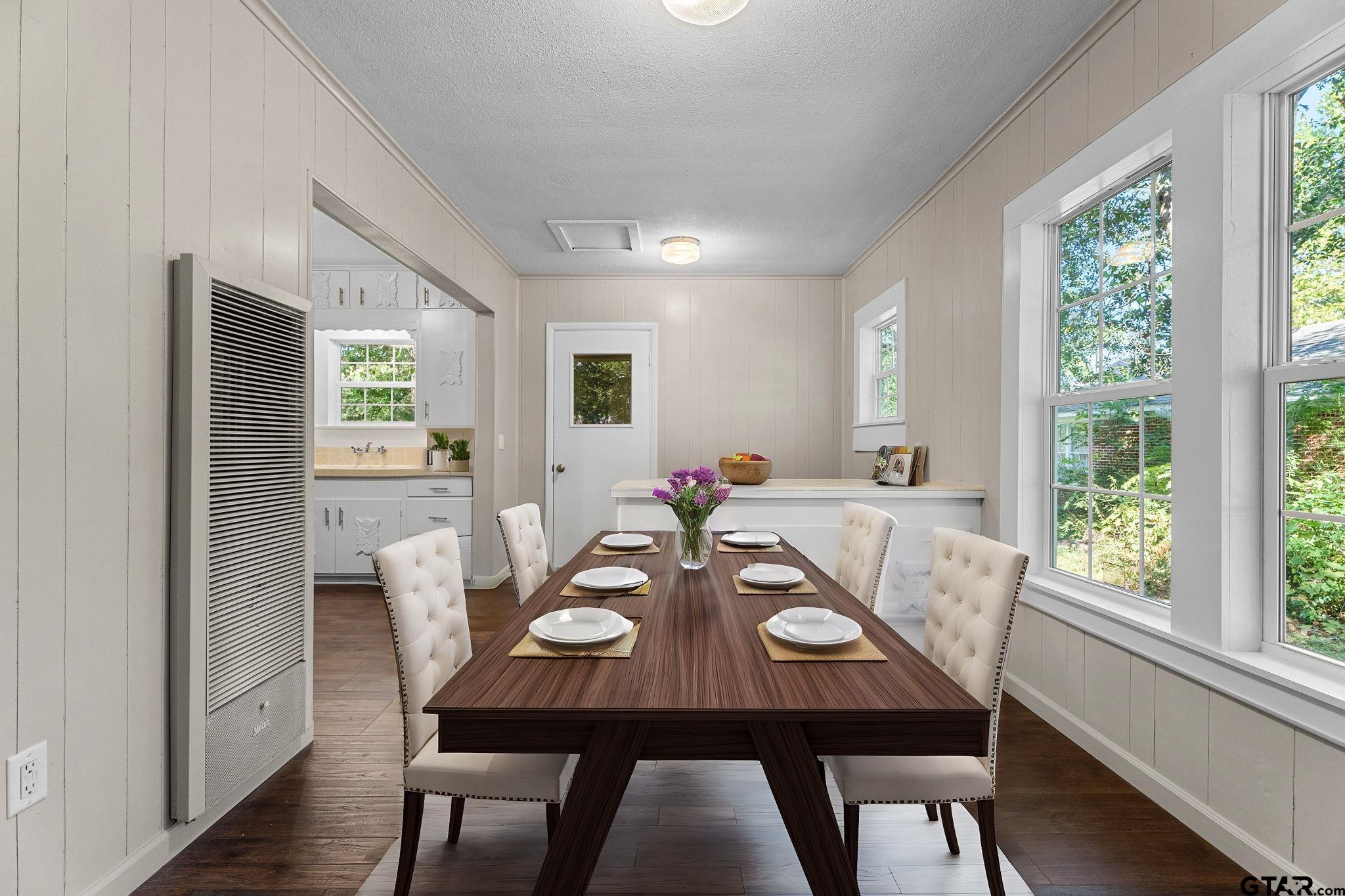 Mineola, Texas 75773, United States, 2 Bedrooms Bedrooms, ,1 BathroomBathrooms,Residential,Pending,38508