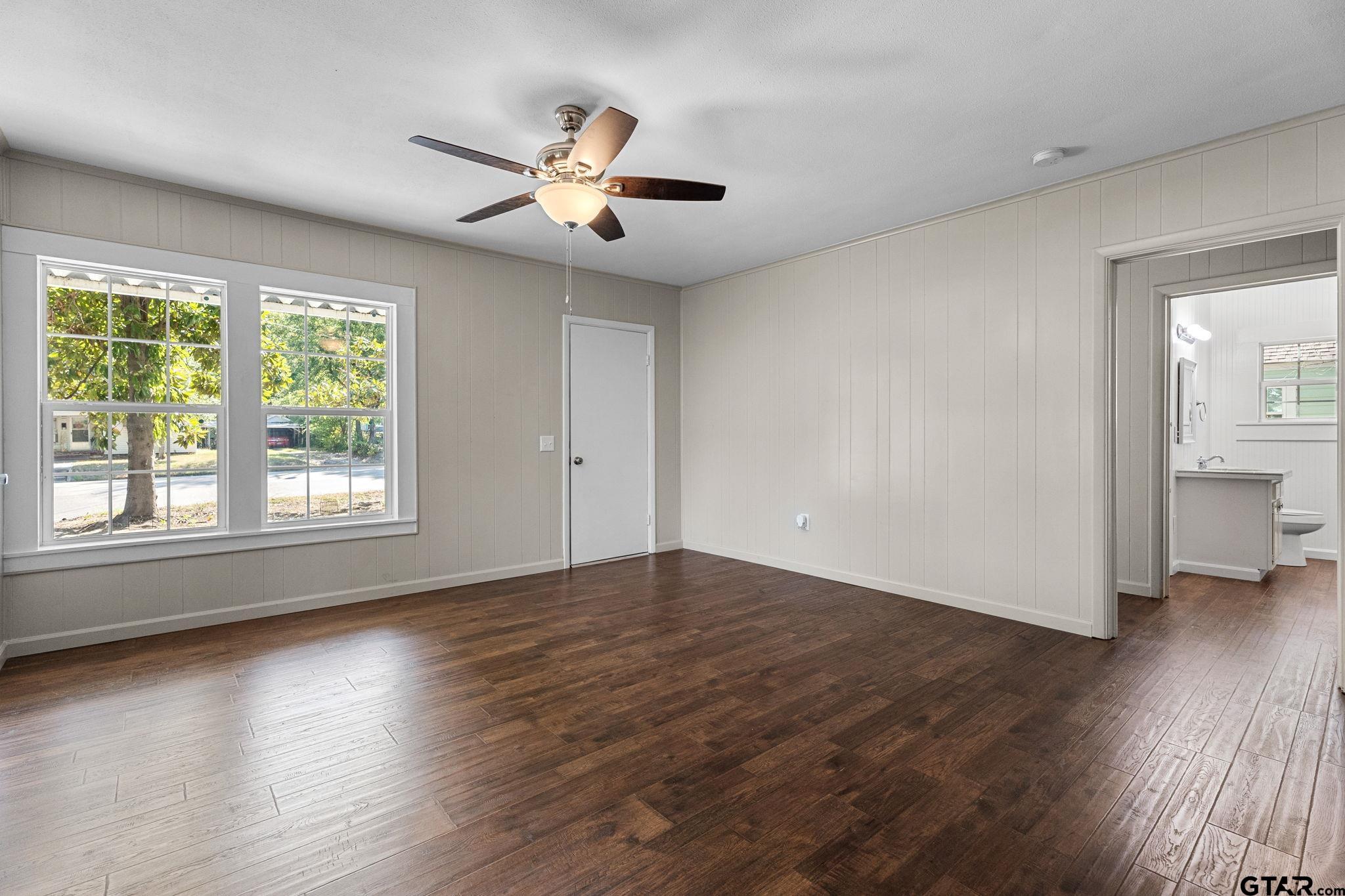 Mineola, Texas 75773, United States, 2 Bedrooms Bedrooms, ,1 BathroomBathrooms,Residential,Pending,38508