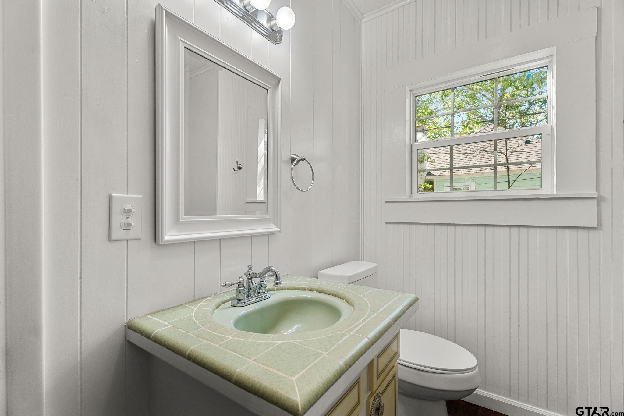 Mineola, Texas 75773, United States, 2 Bedrooms Bedrooms, ,1 BathroomBathrooms,Residential,Pending,38508