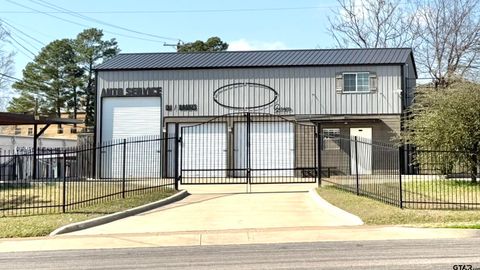 800 N Broadway Tyler TX 75702