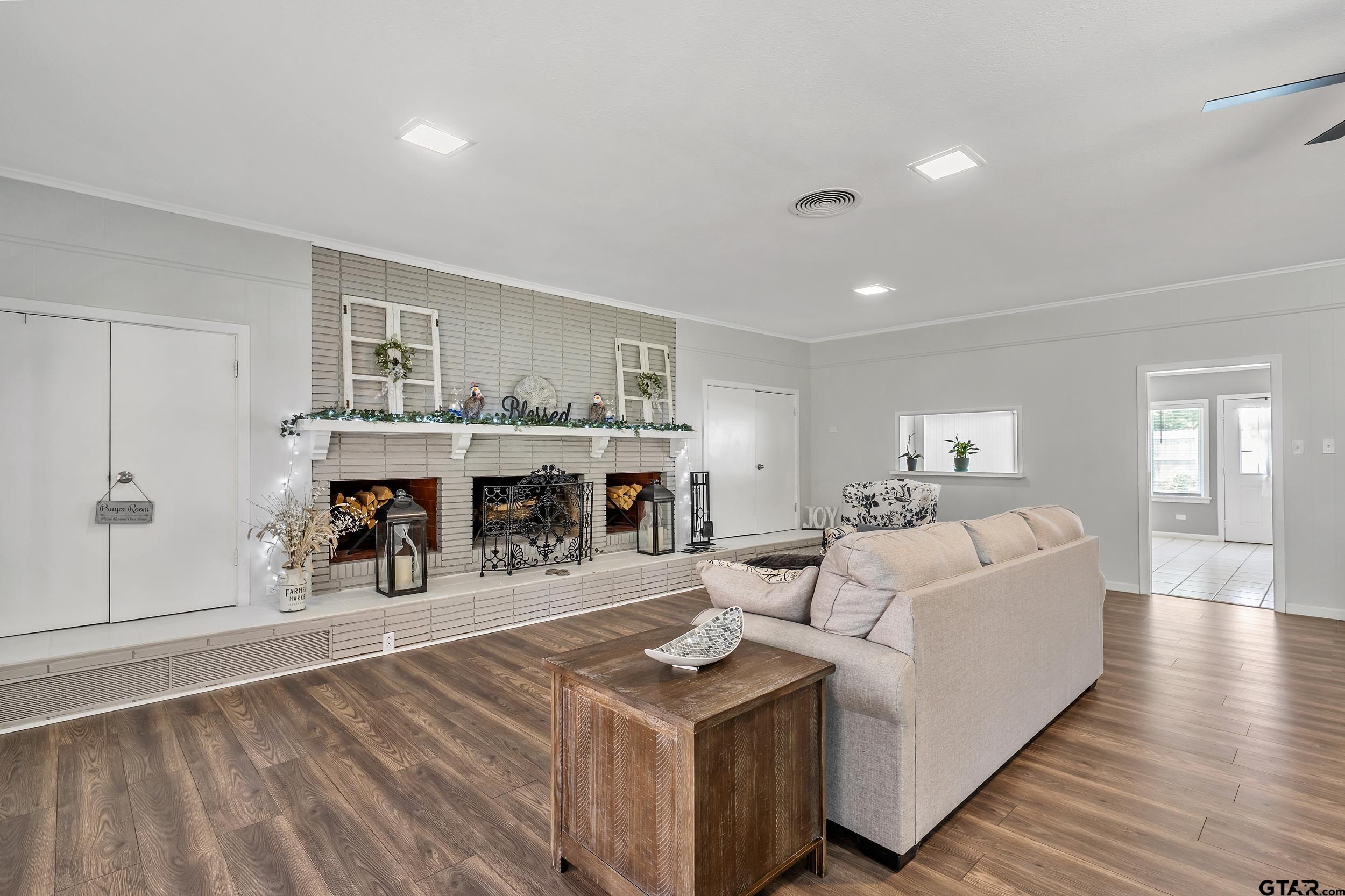 1003 Hillcrest