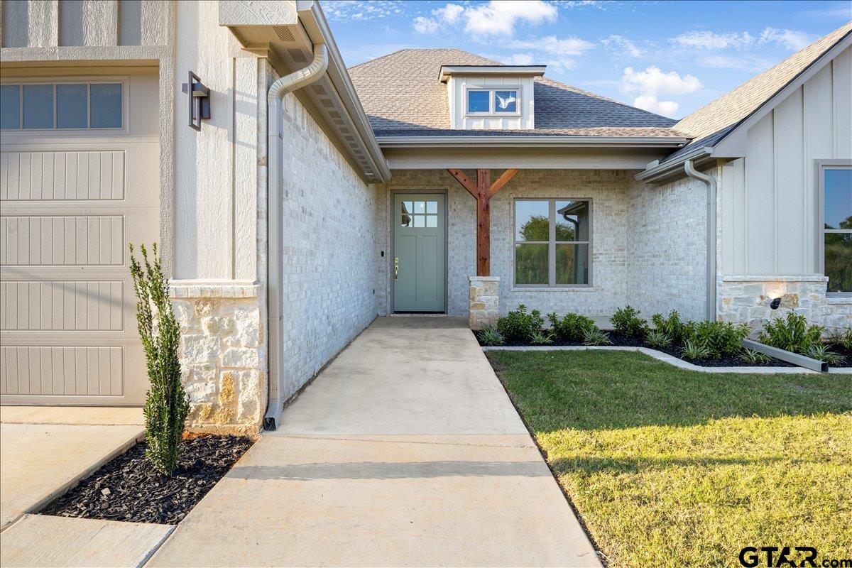 1212 Golden Eagle Way