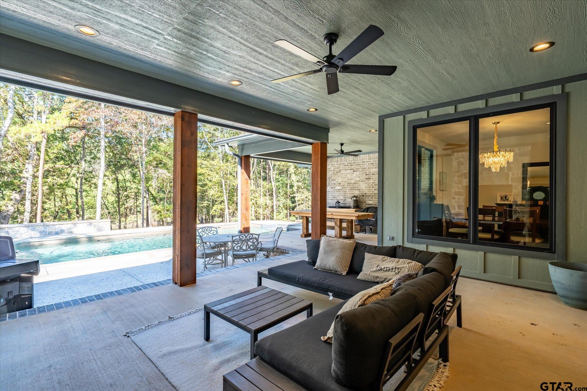 15360 Lakeside Dr