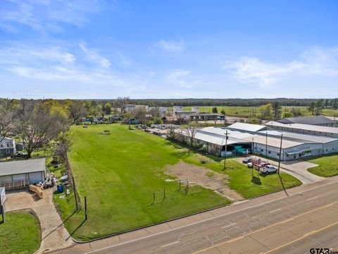 1323 W Ferguson Mt Pleasant TX 75455