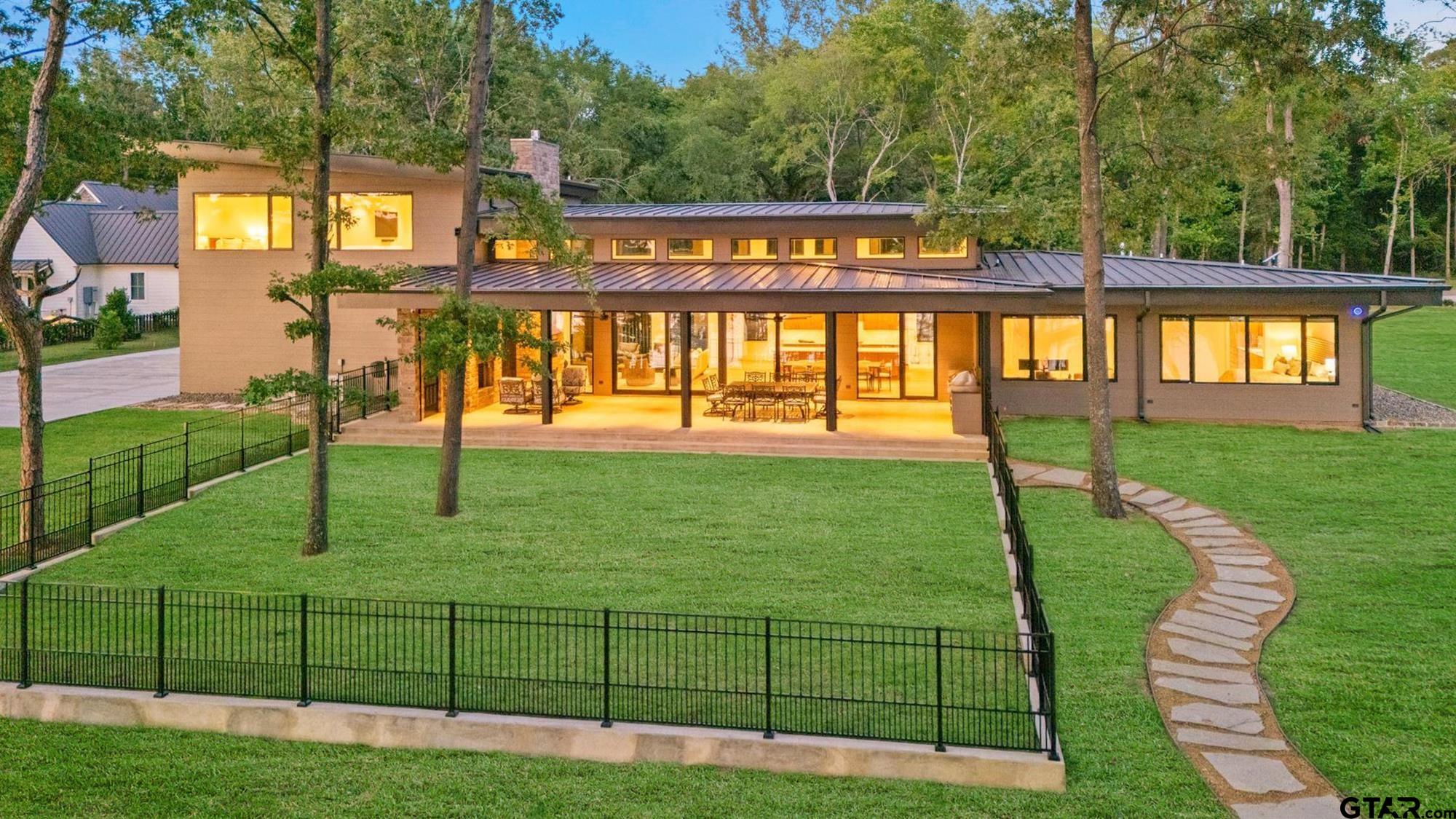 426 Lost Pines