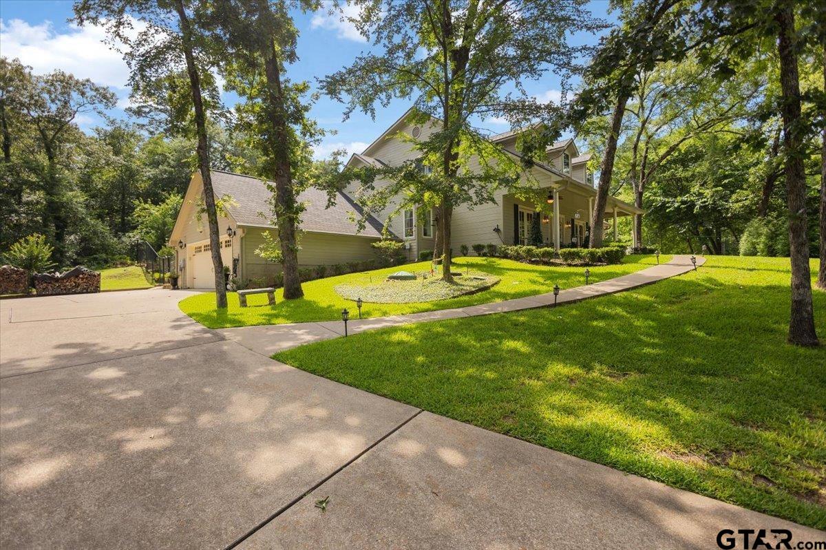 1436 Lakeshore Dr.