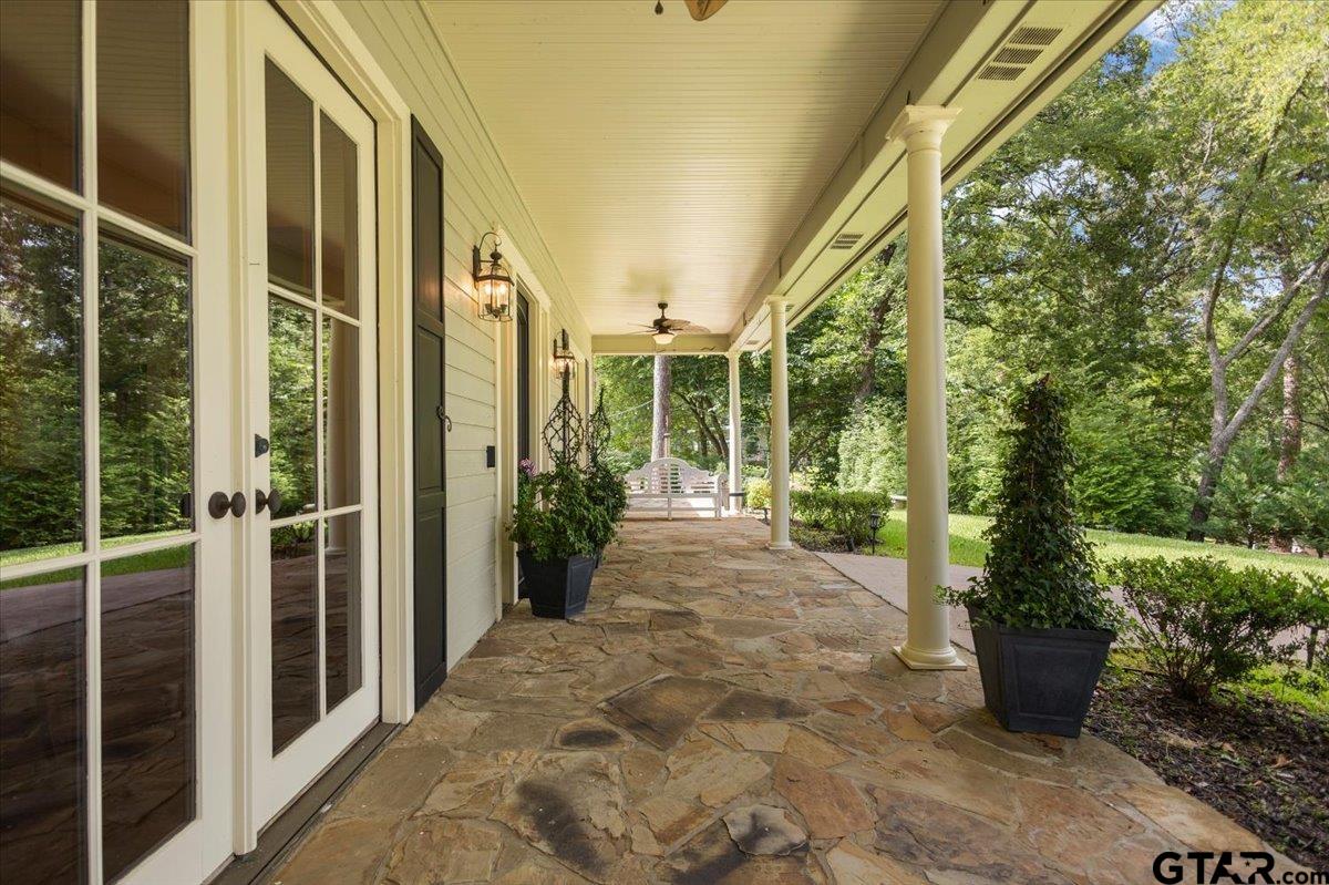 1436 Lakeshore Dr.