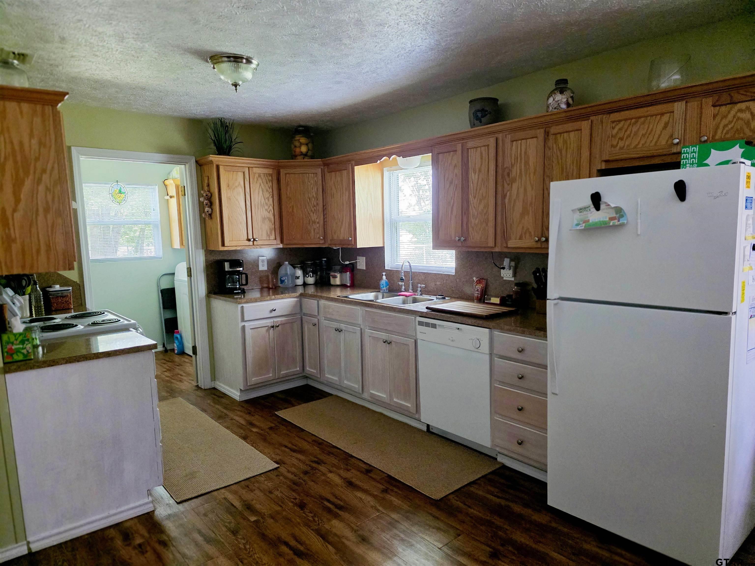 1548 N FM 782