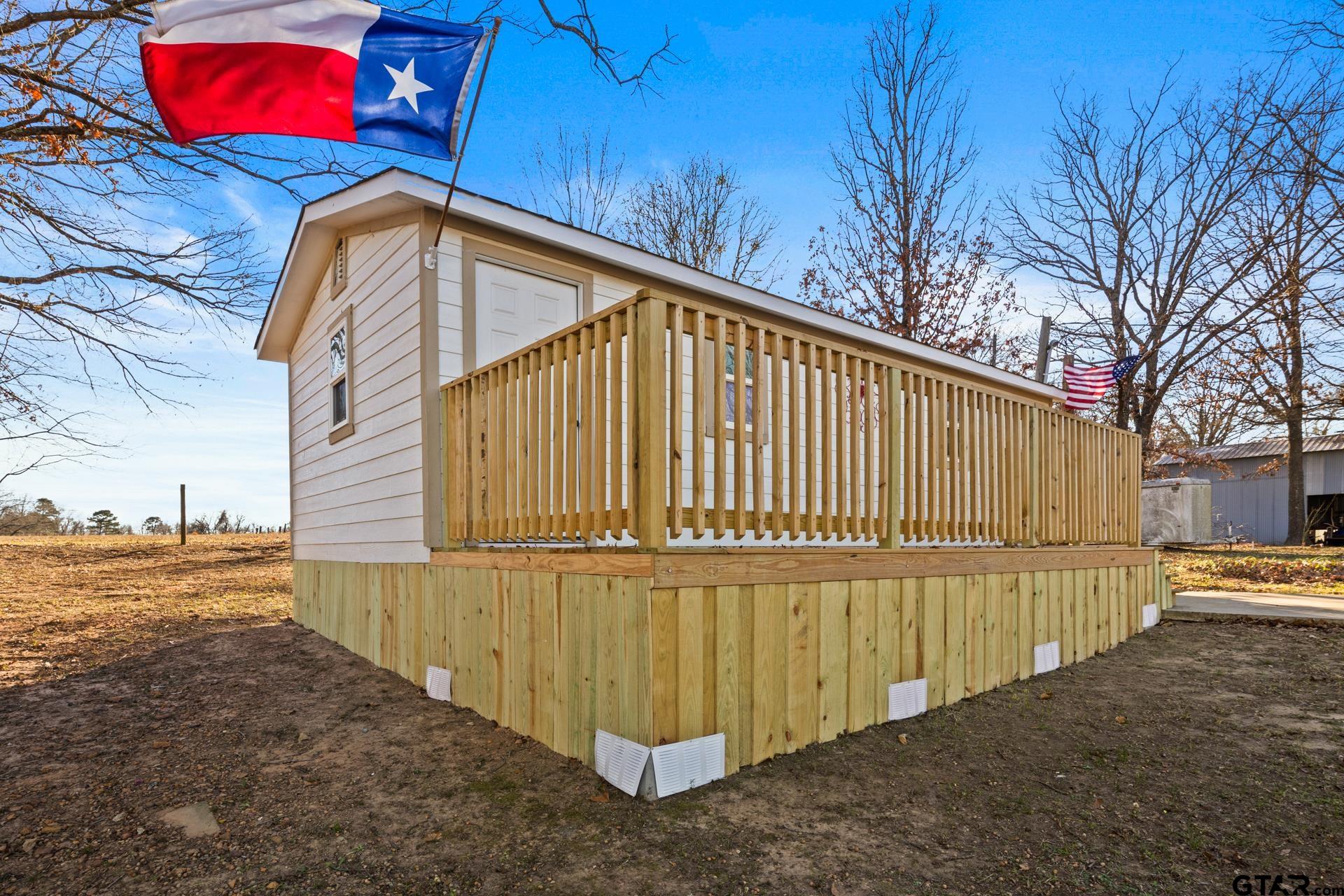 808 County Road 2121