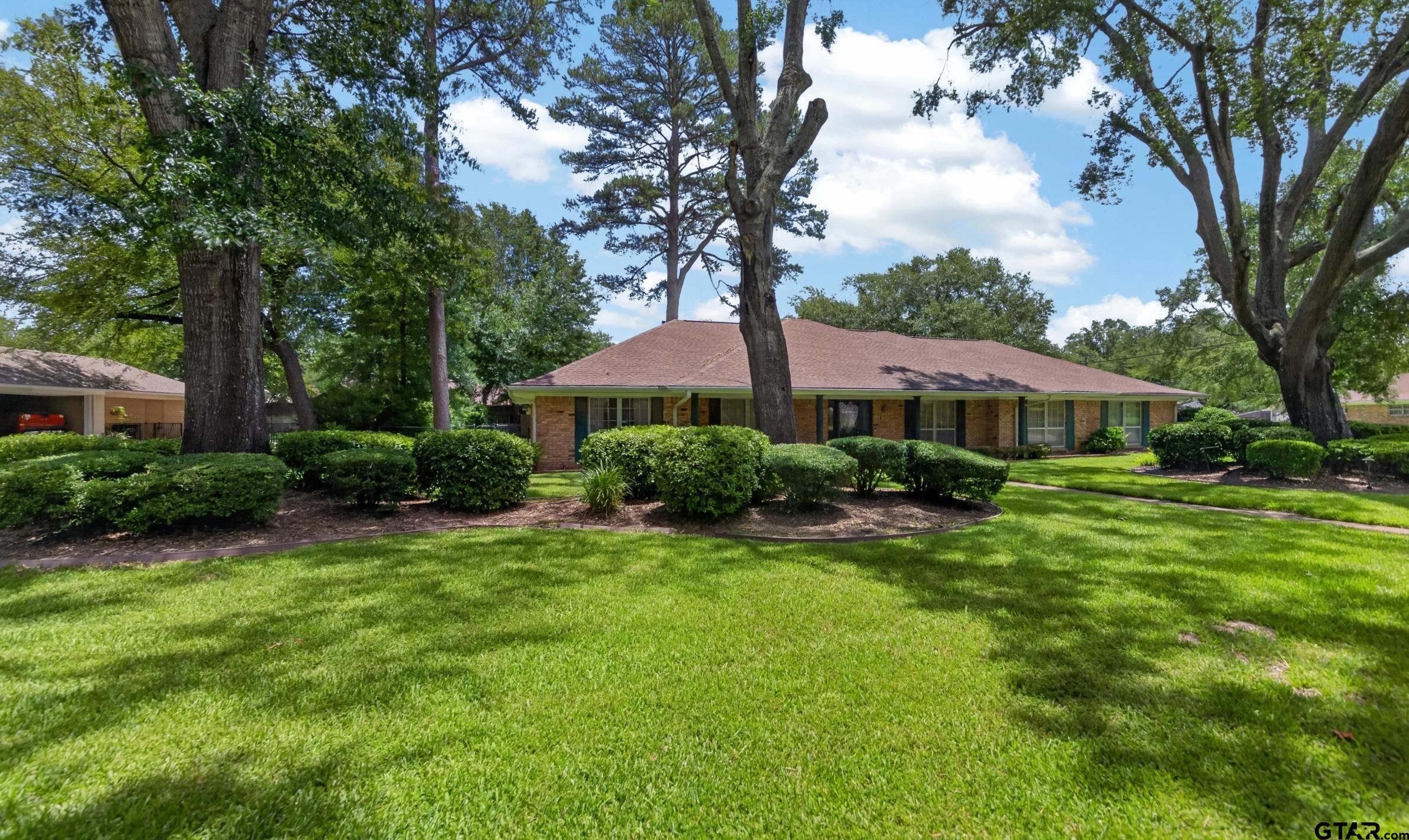 8240 Baylor Dr