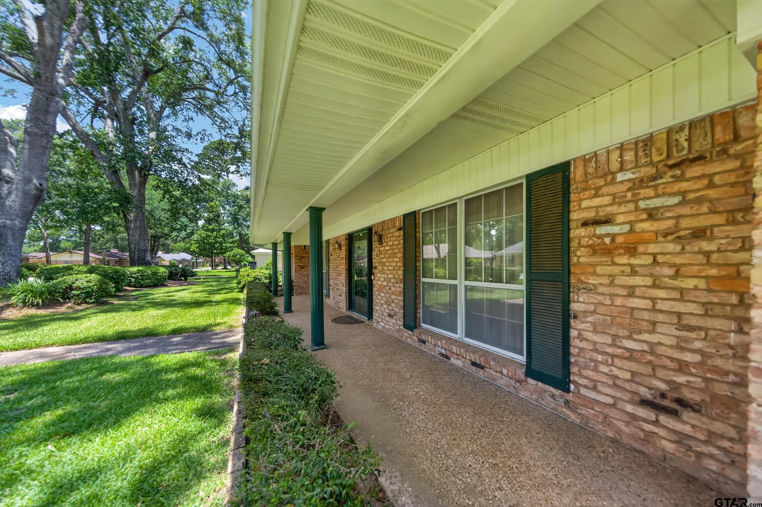 8240 Baylor Dr