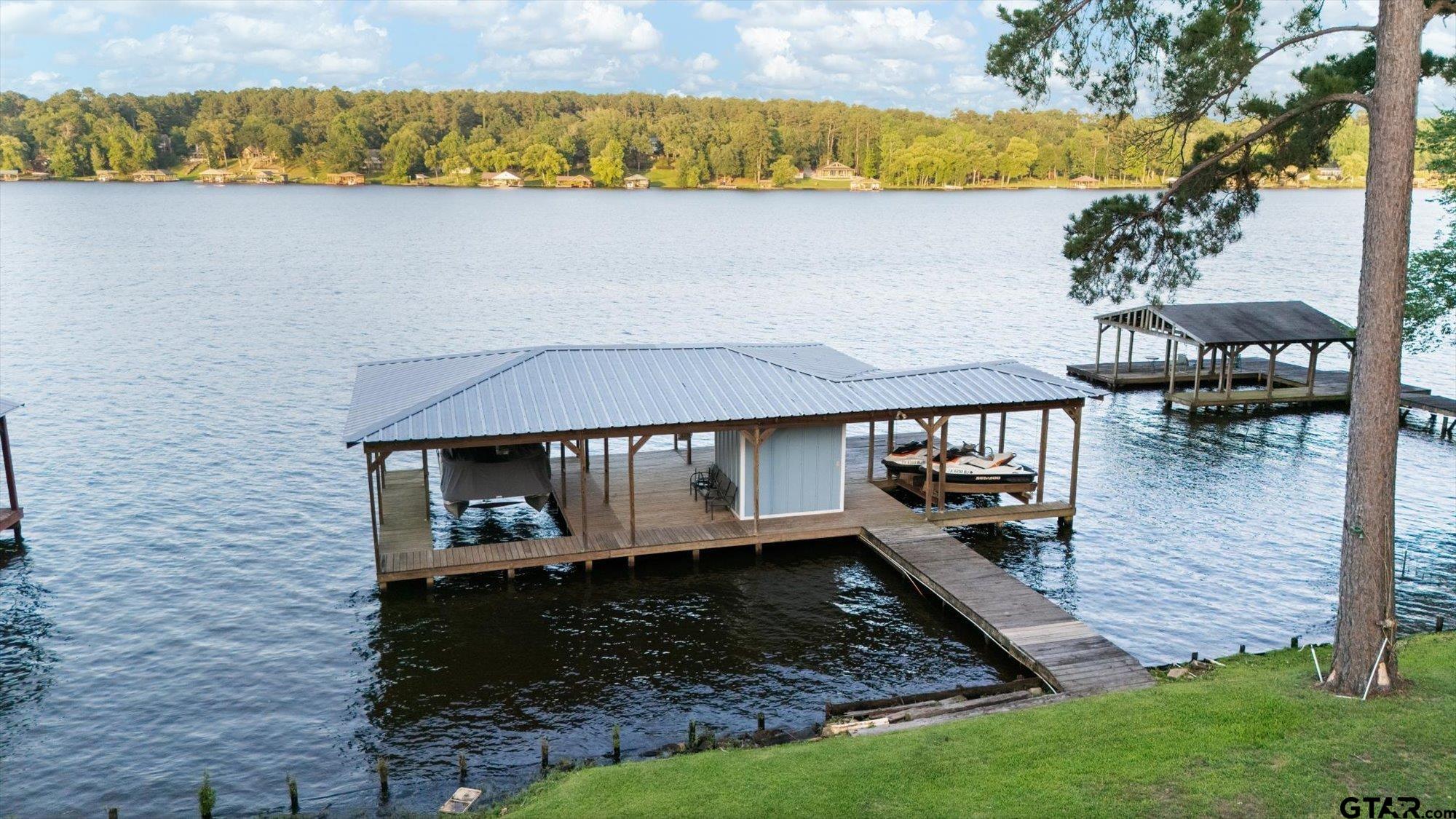 2118 W Lake Dr.