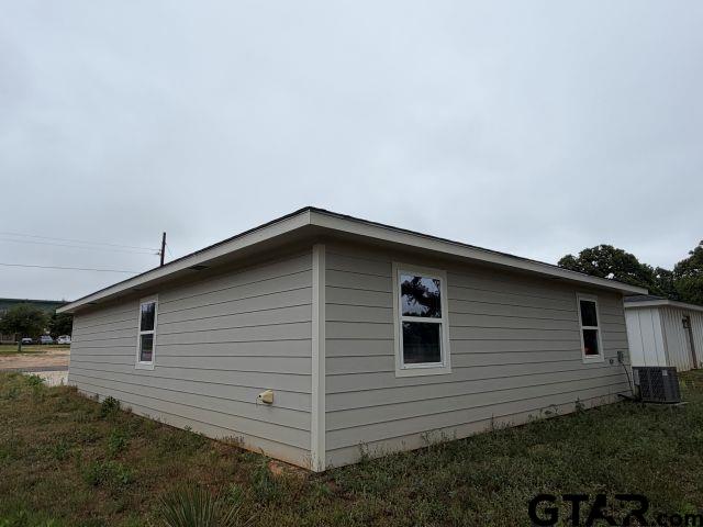 730 N Sanders
