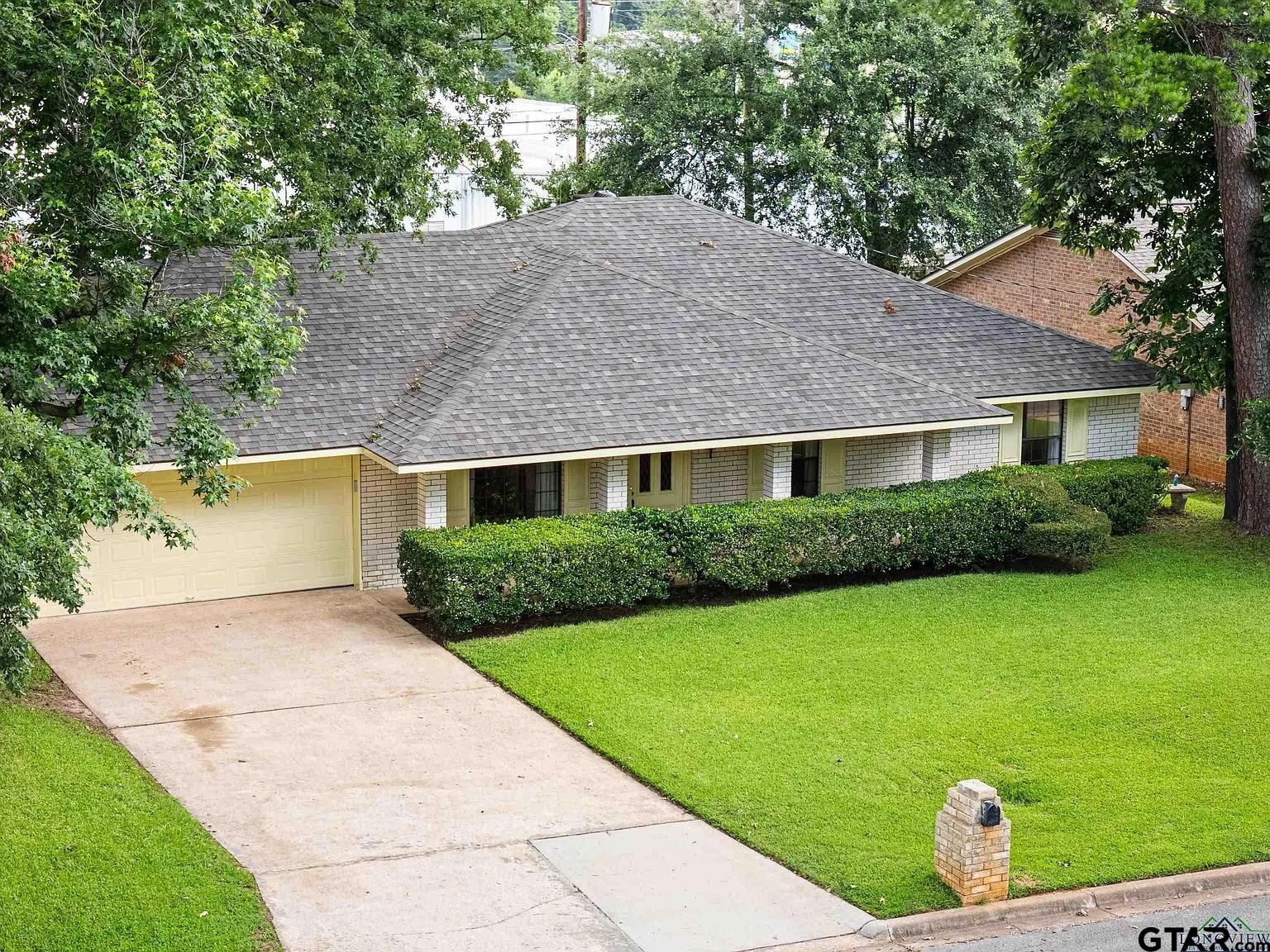 1205 Tiffany Lane