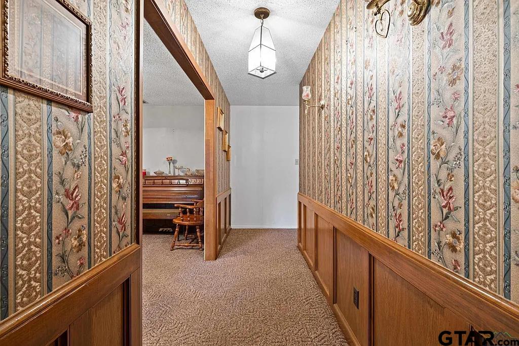 1205 Tiffany Lane