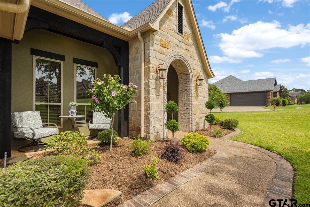 320 Katima Ln