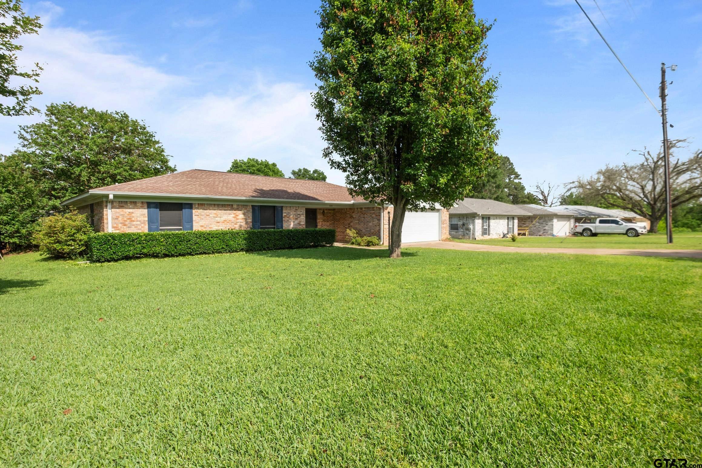 608 CRAIG DR