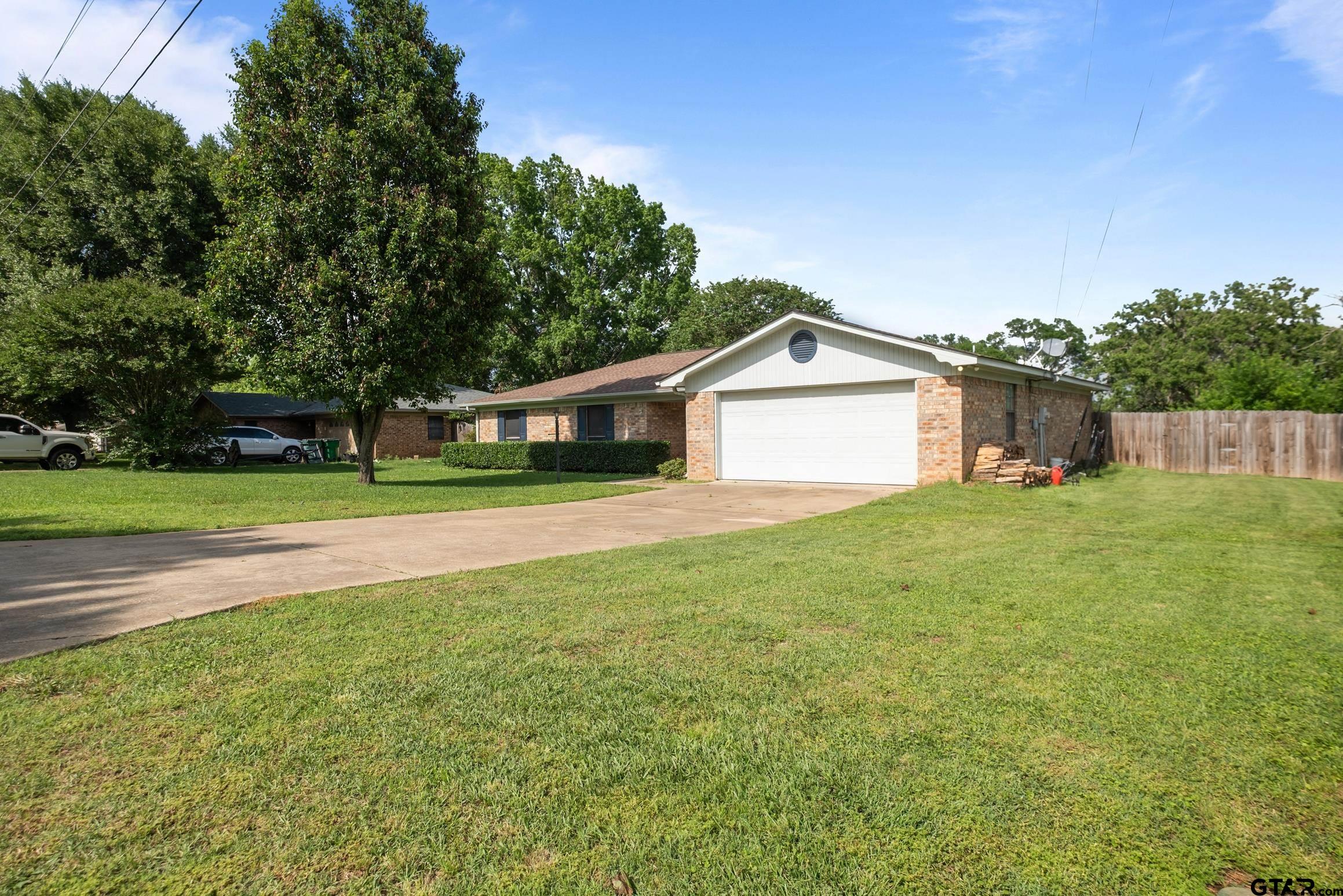 608 CRAIG DR