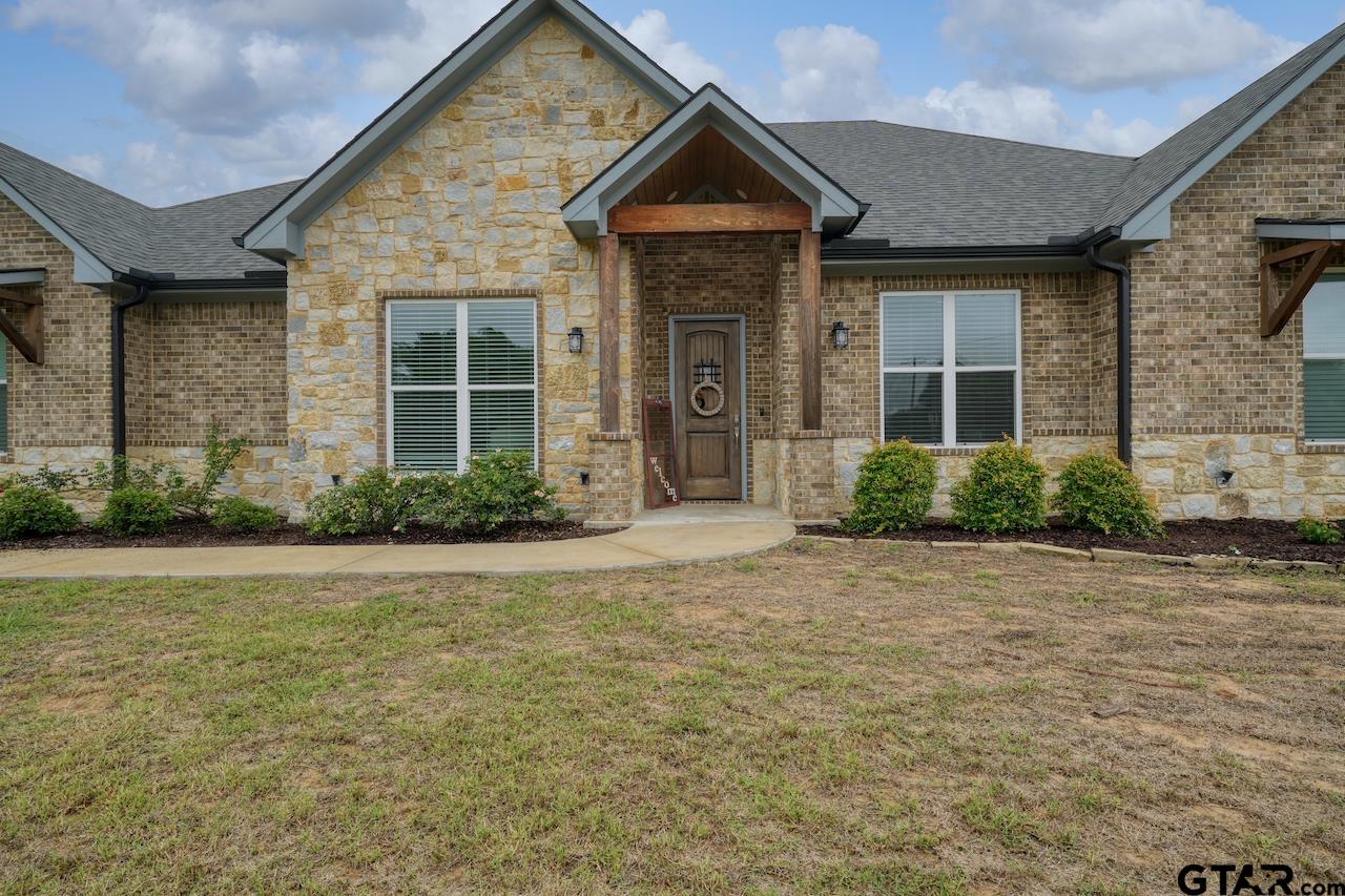 4999 Lago Vista Drive
