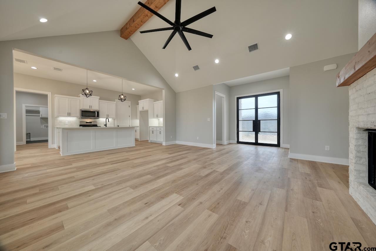 606 Prince Ln