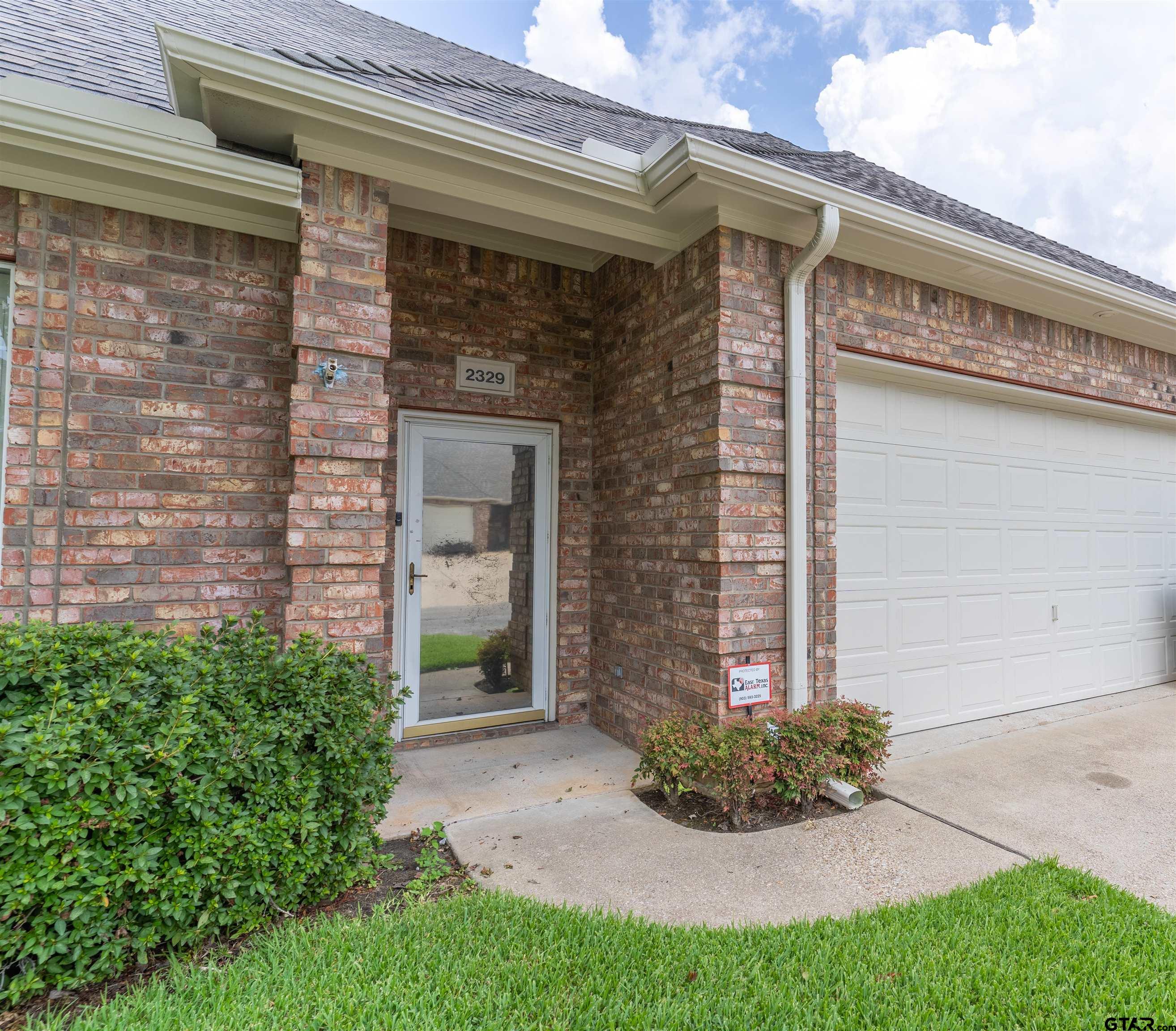 2329 Dietz Ln
