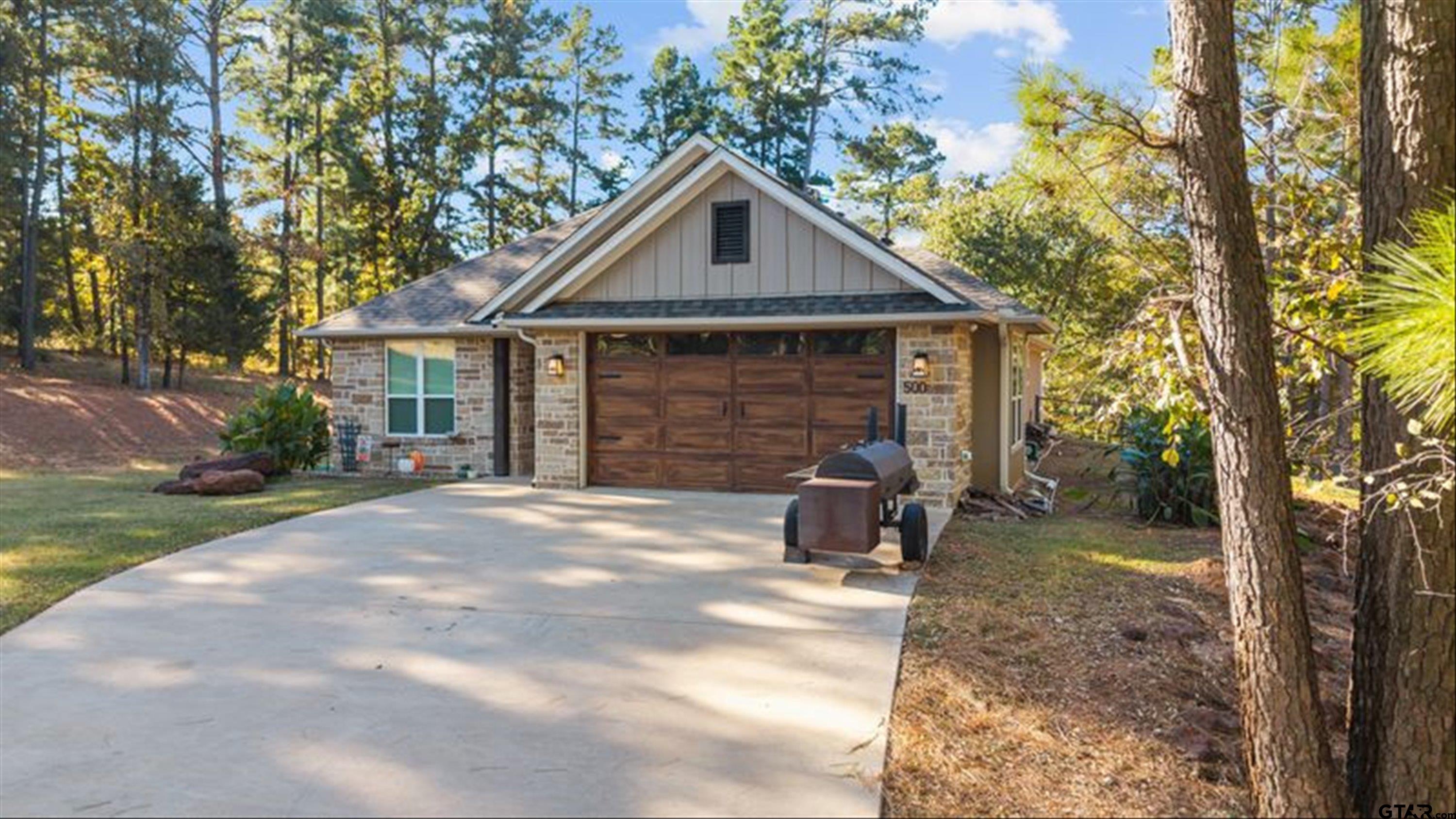 500 Private Road 8454