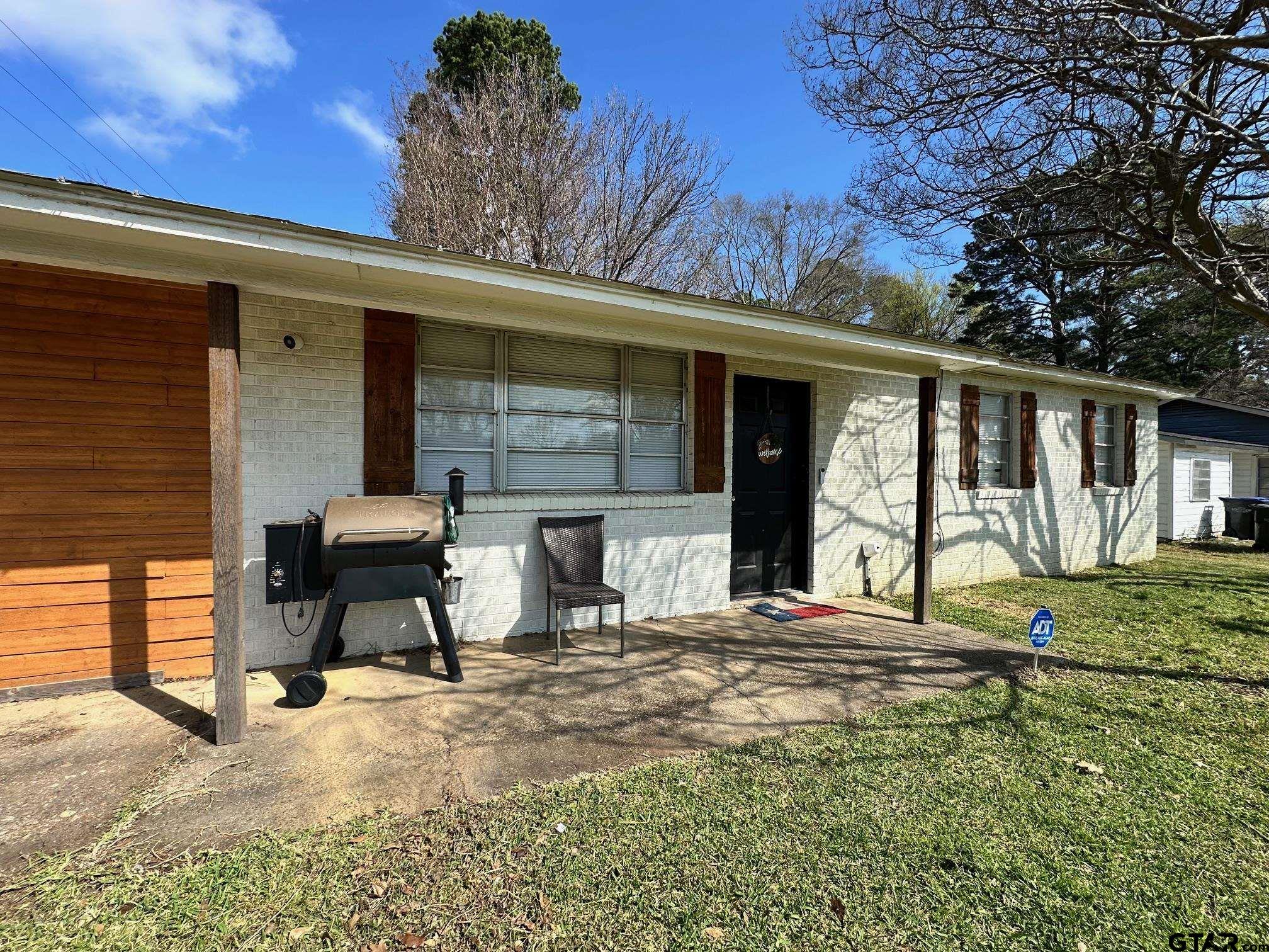 2601 E George Richey Rd