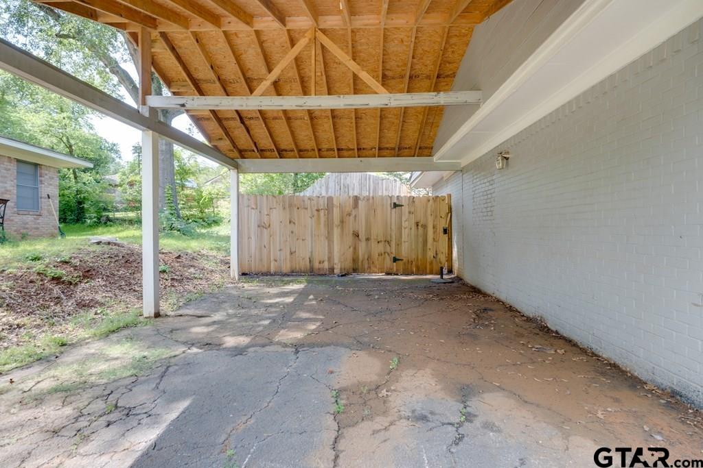 207 Inwood Dr