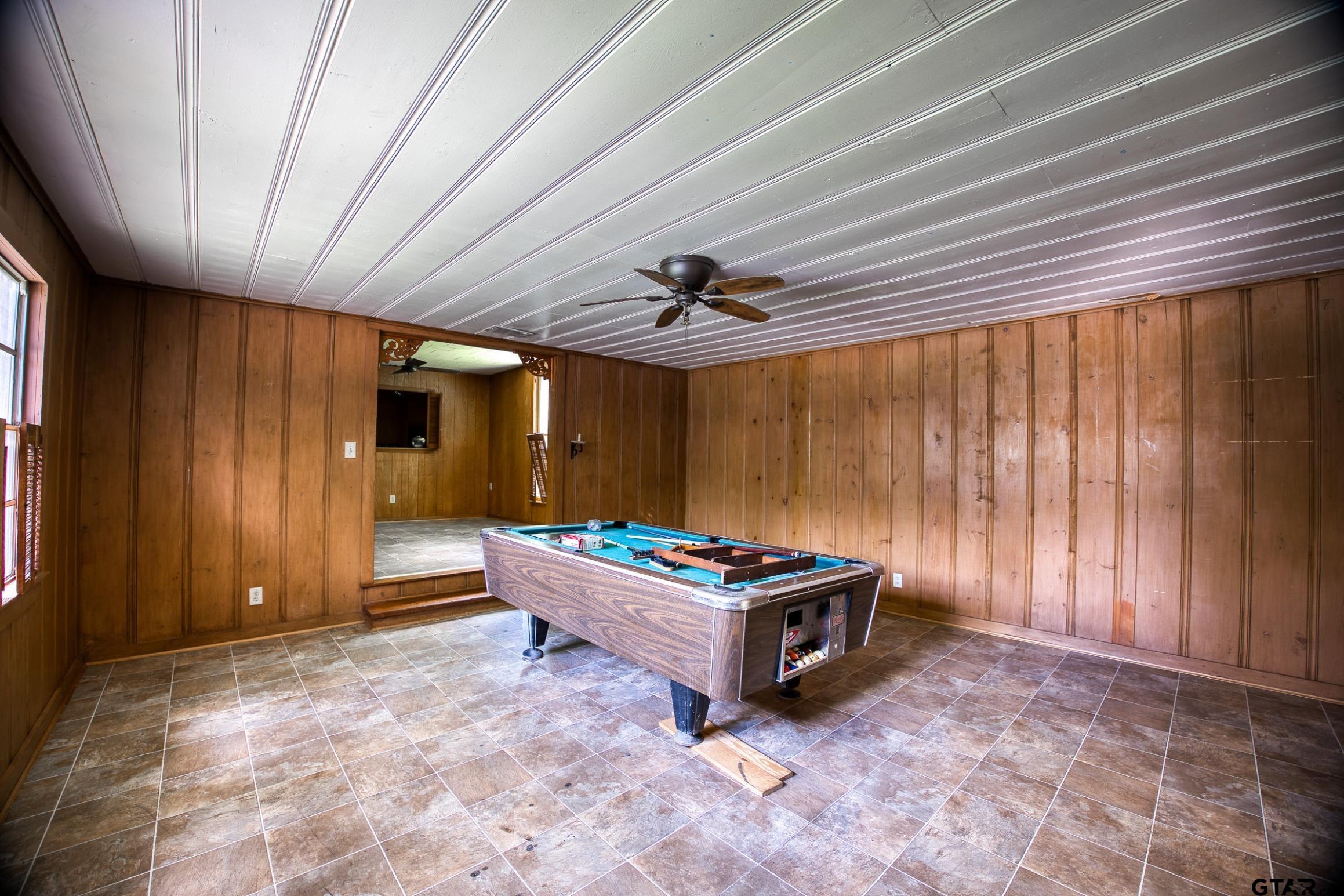 407 E Kolstad