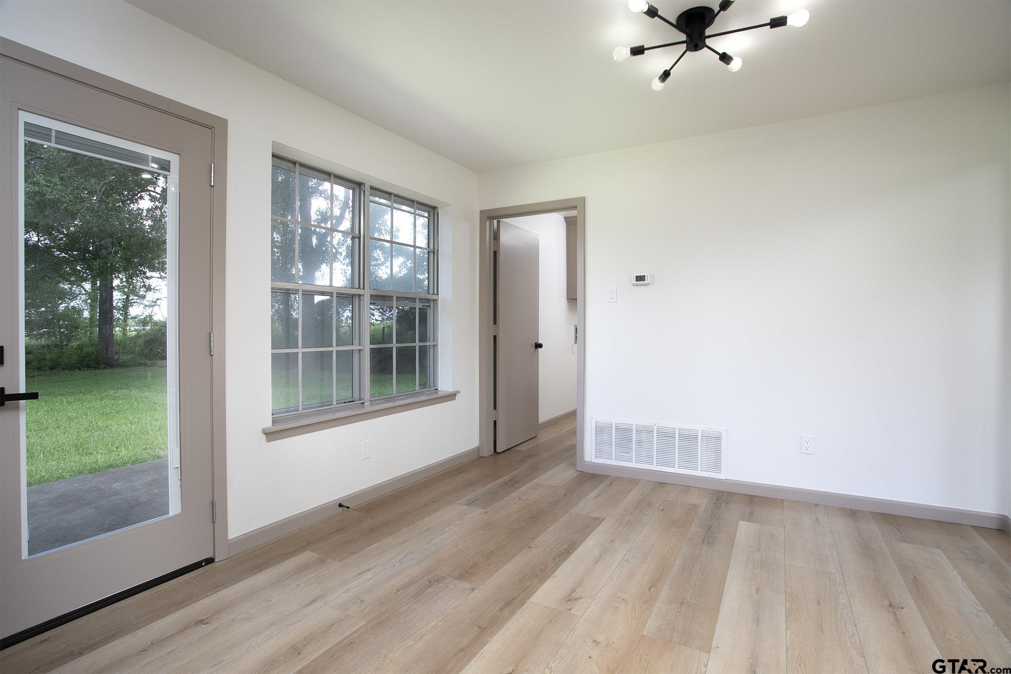305 Joan Ln