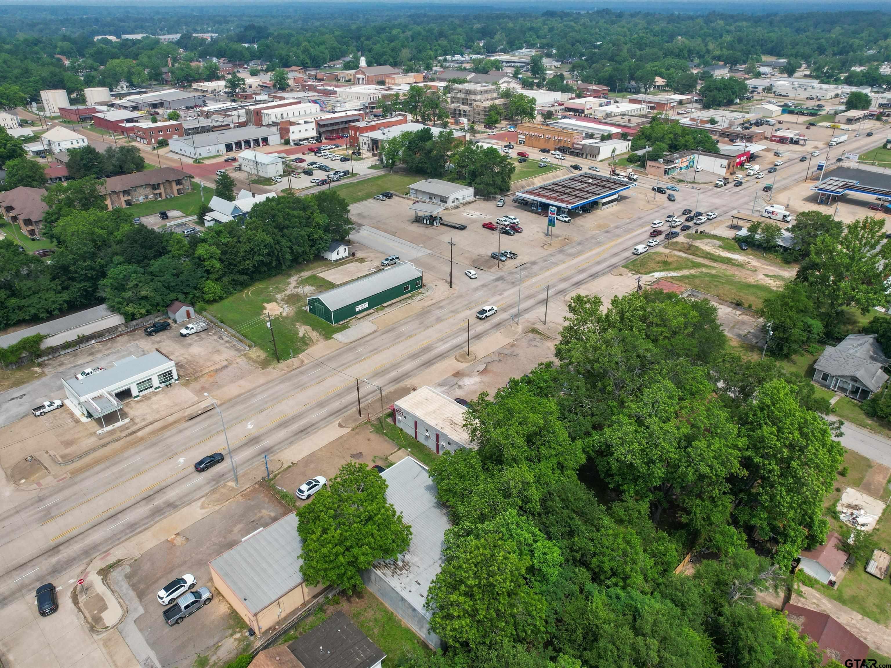 221 S US HWY 271