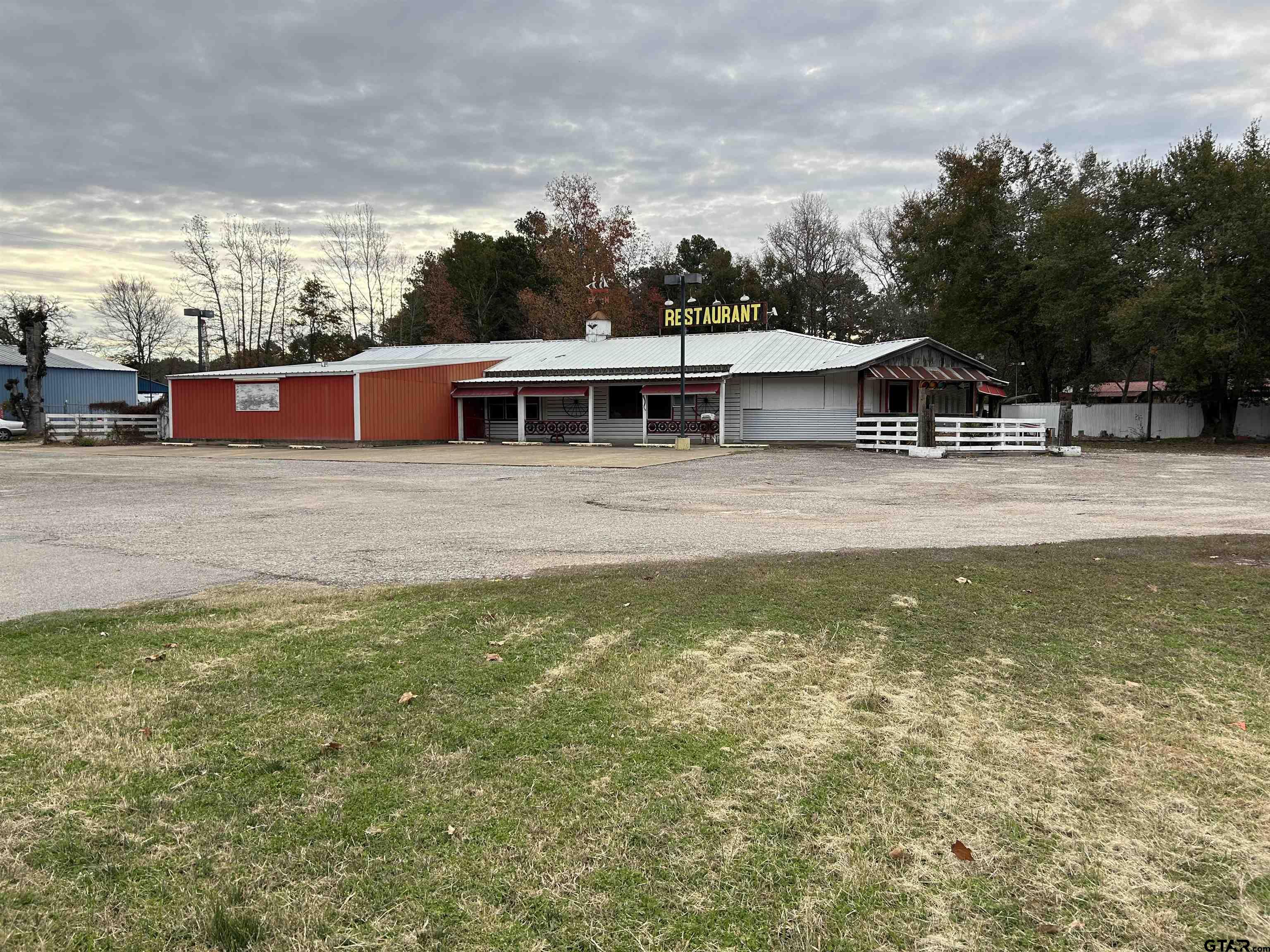 7469 S US Hwy 79