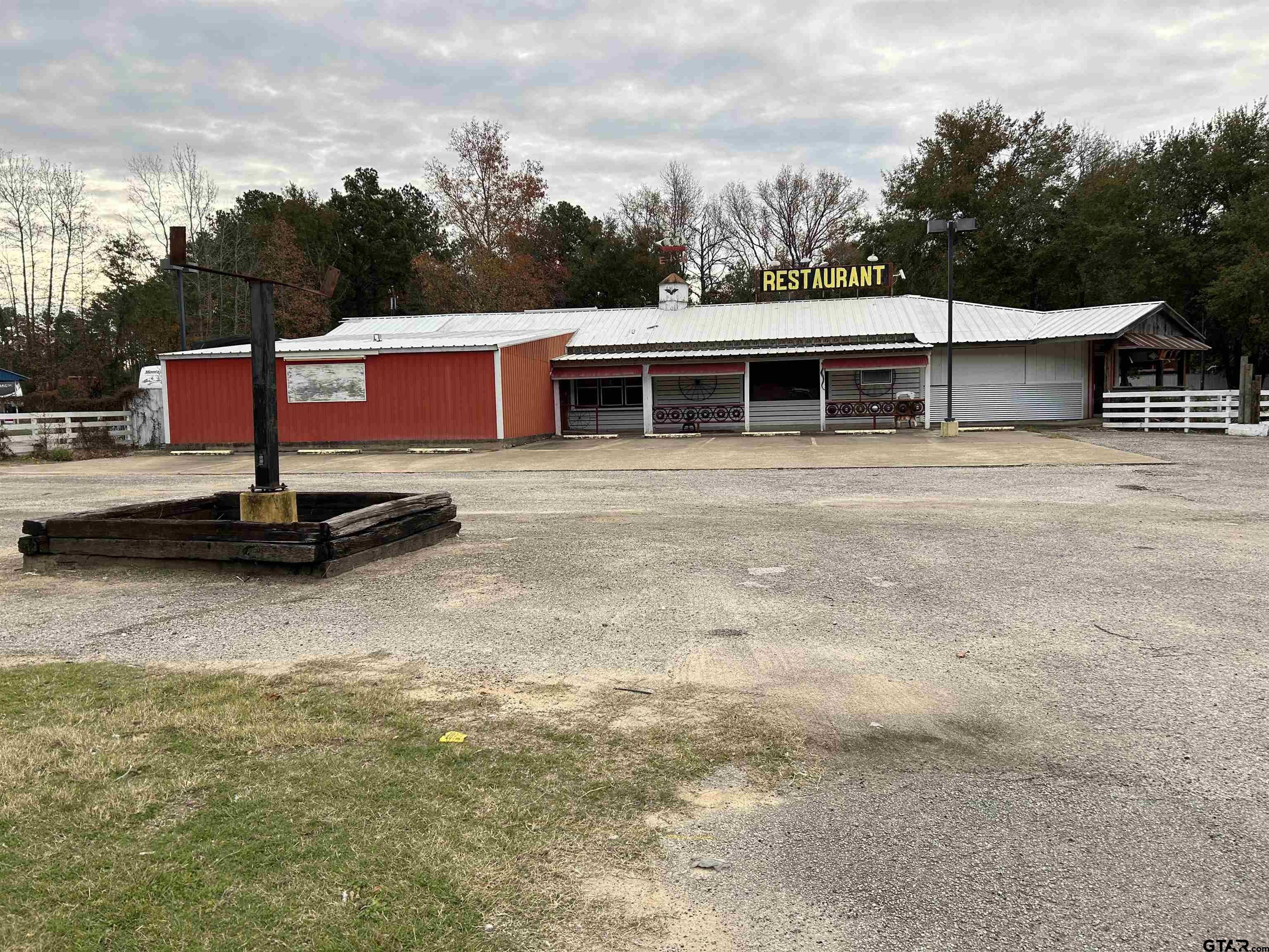 7469 S US Hwy 79