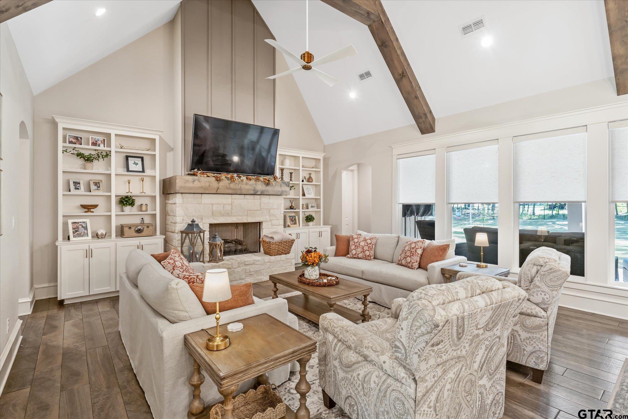15373 Lakeside Drive