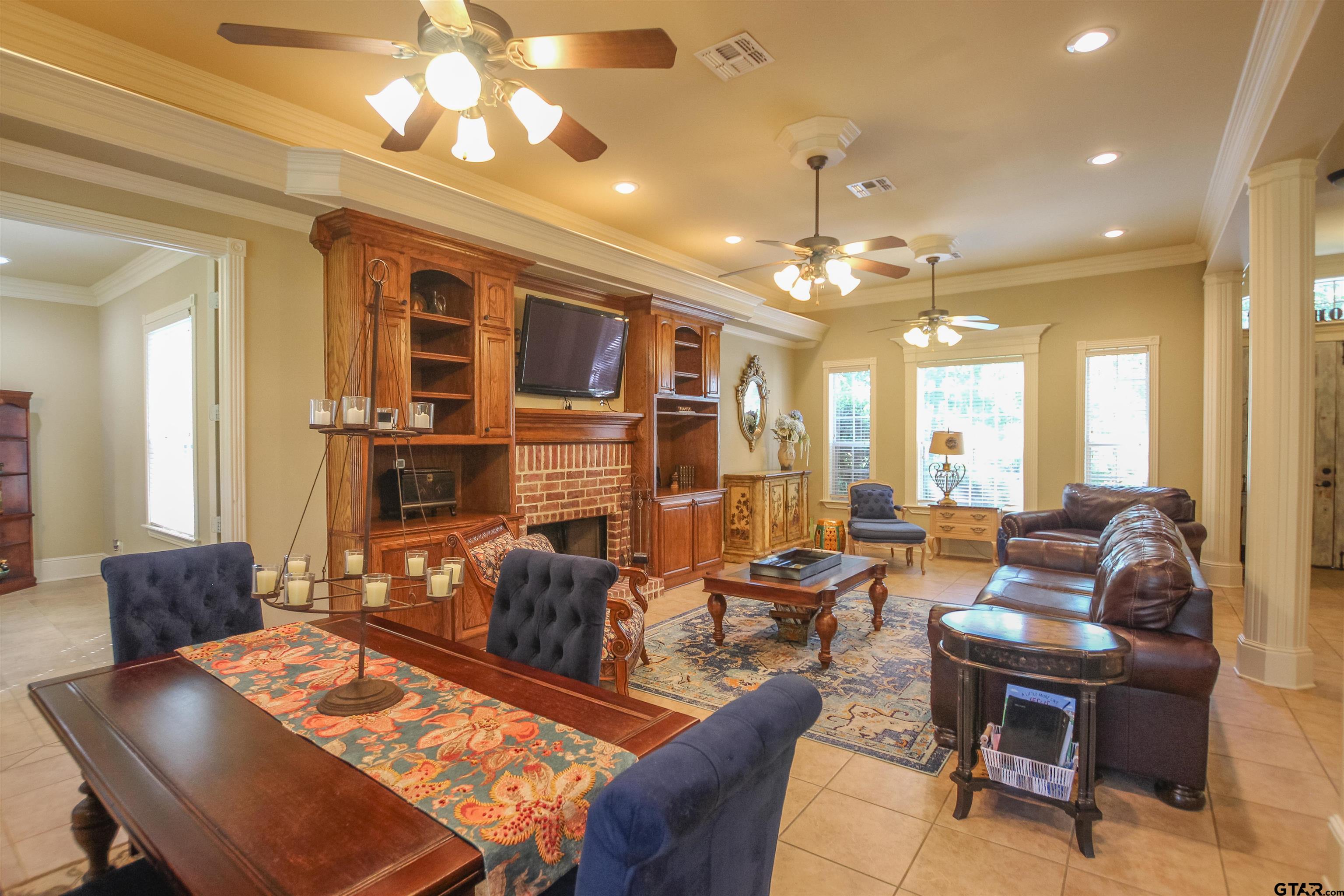 12811 Winding Oak