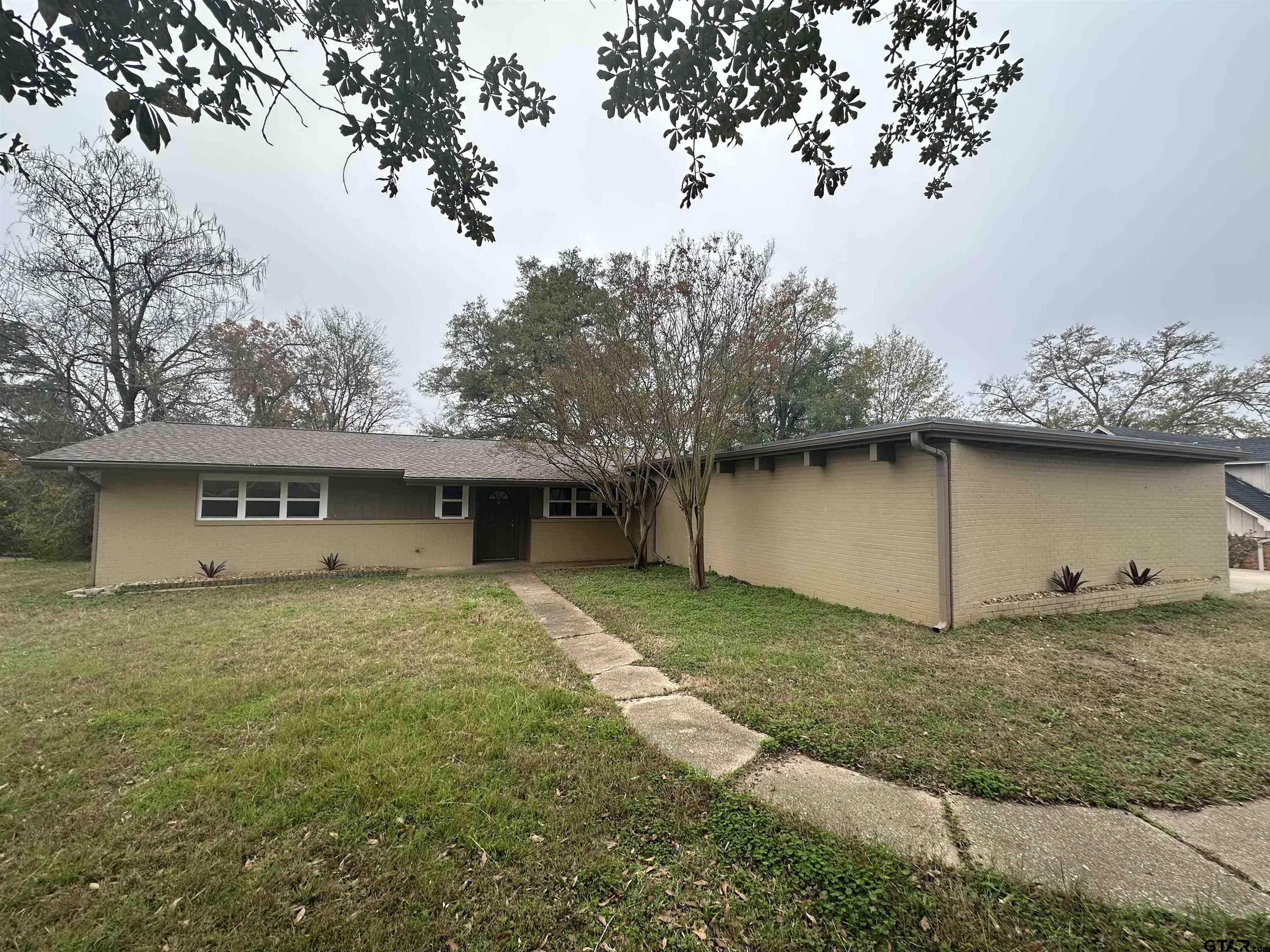Photo 1 of 21 — 1507 Hillcrest, Jacksonville, TX 75766
