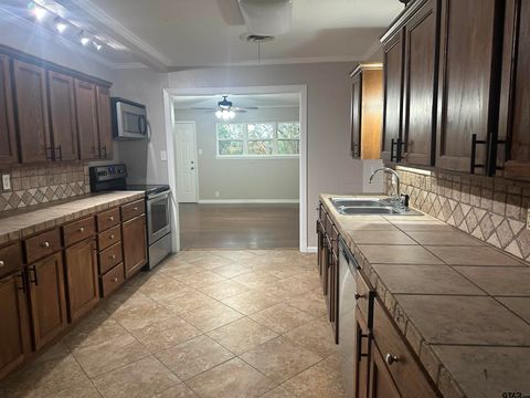 1507 Hillcrest Jacksonville TX 75766