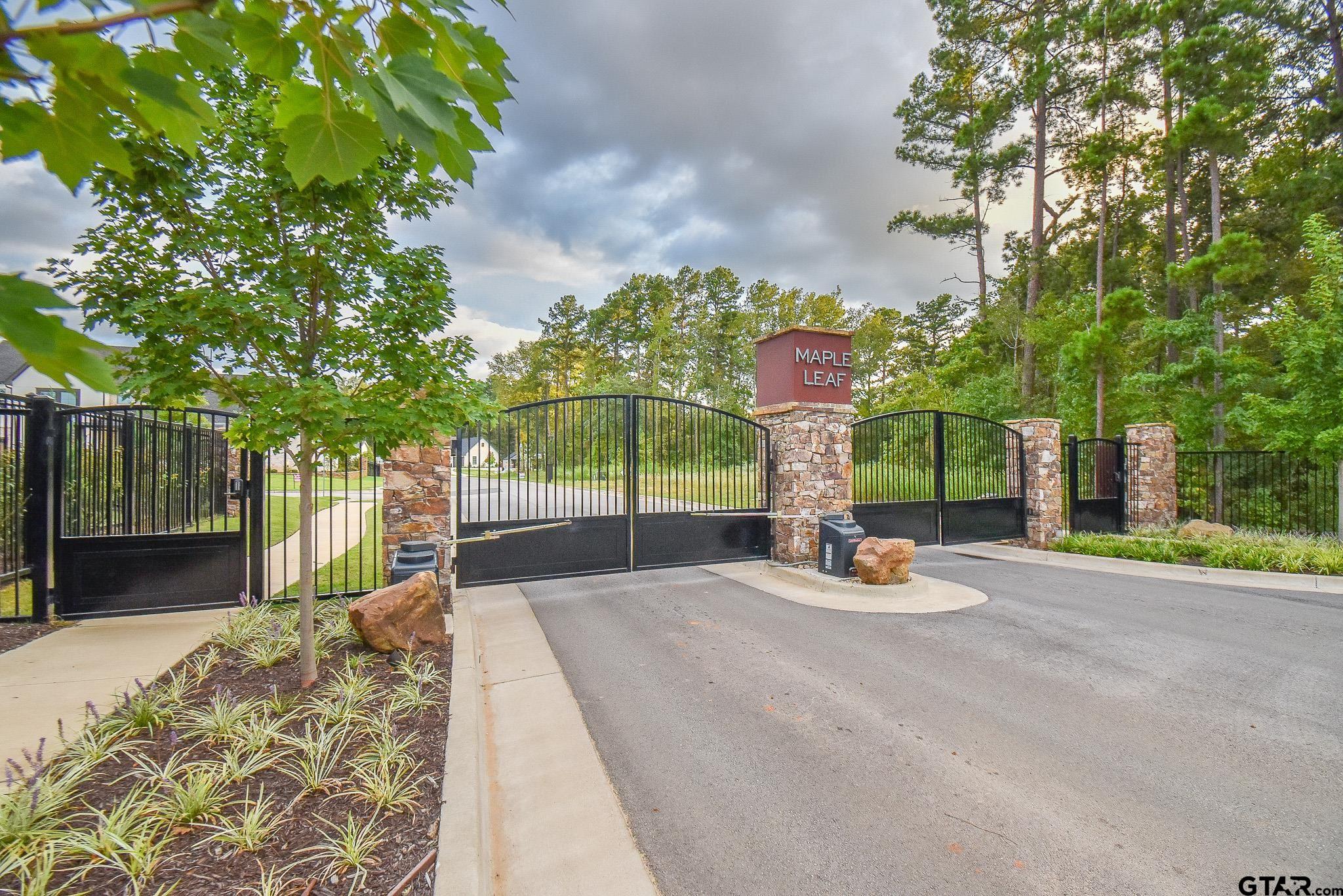 7933 Maple Ln