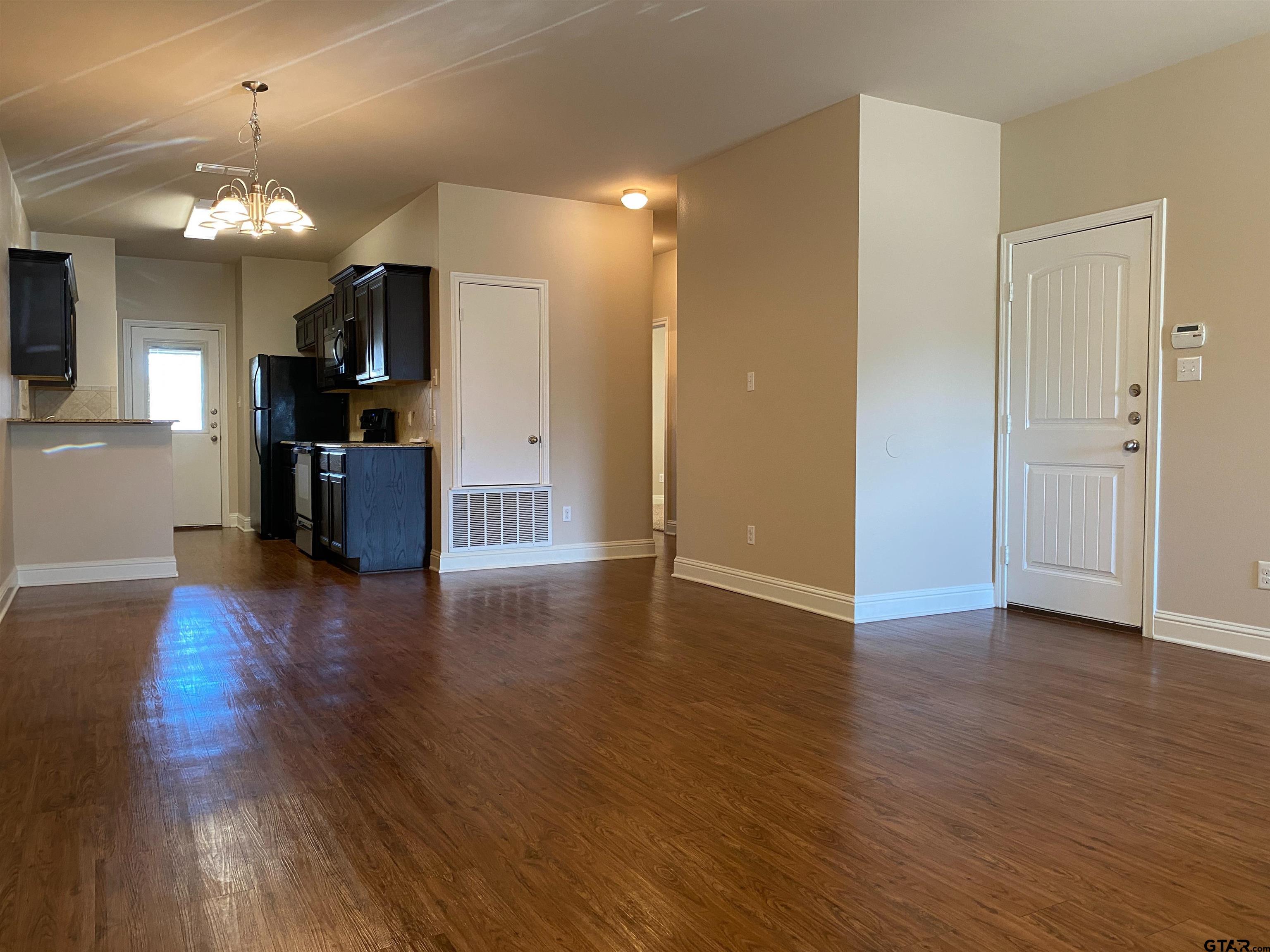 319/321 Princess Place