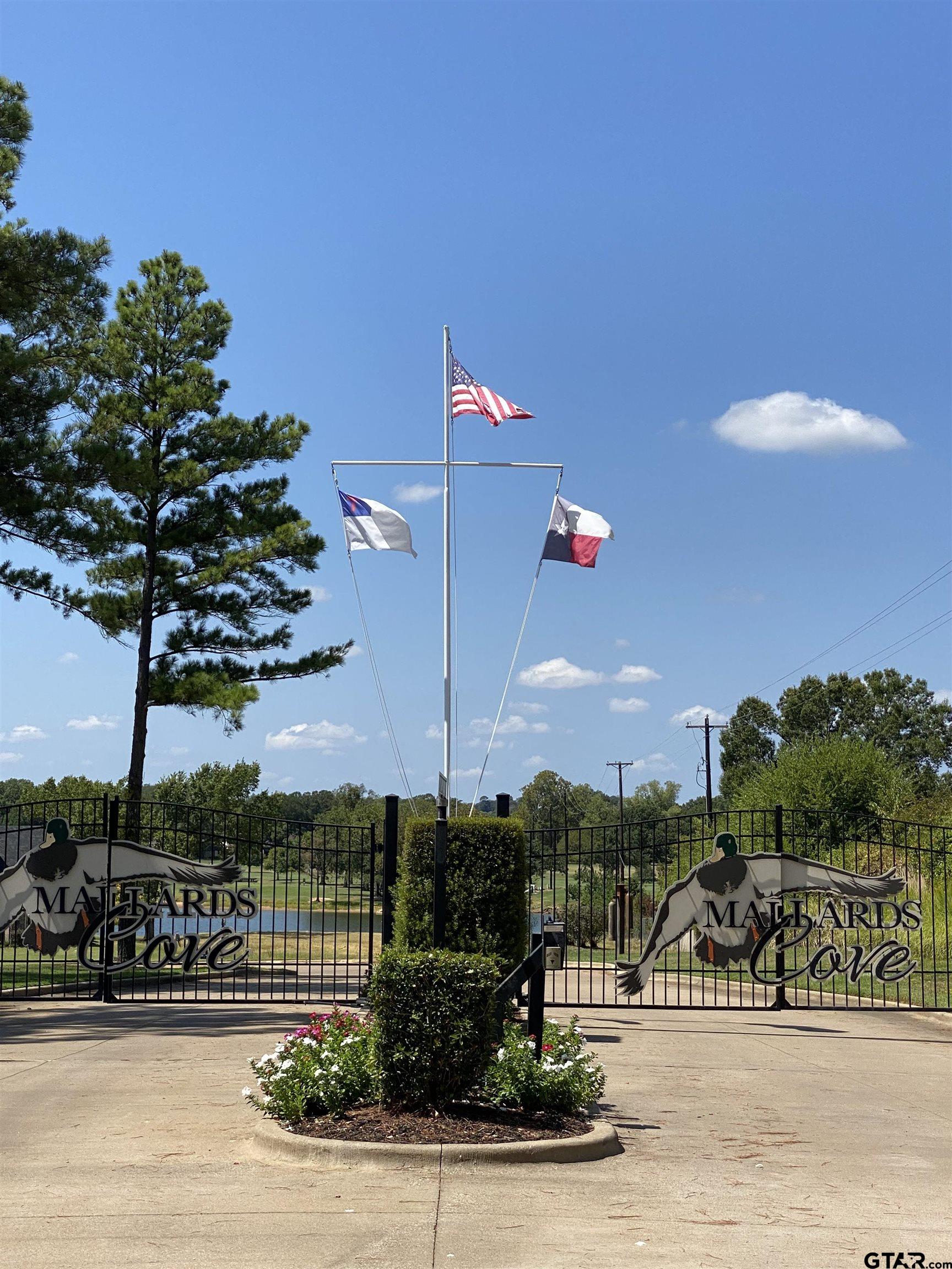 22245 Mallards Cove Ct