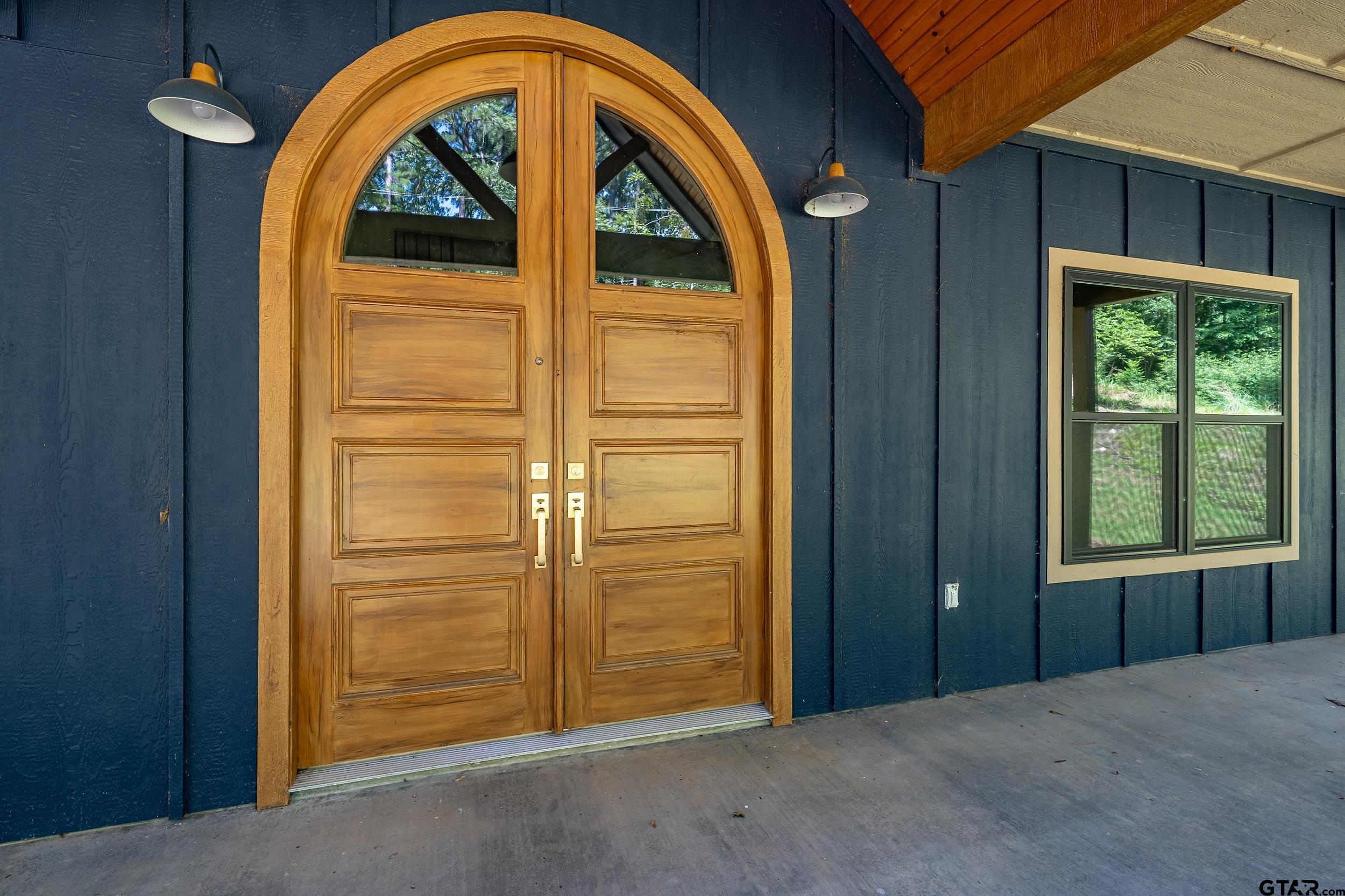 2133 E HOLLY TRAIL