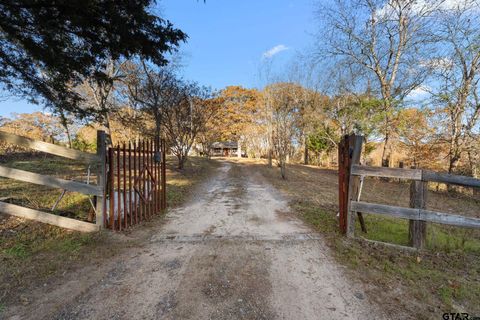 A home in Lindale