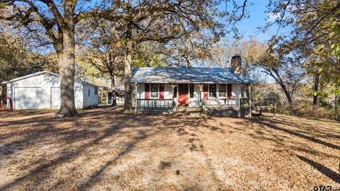 A home in Lindale