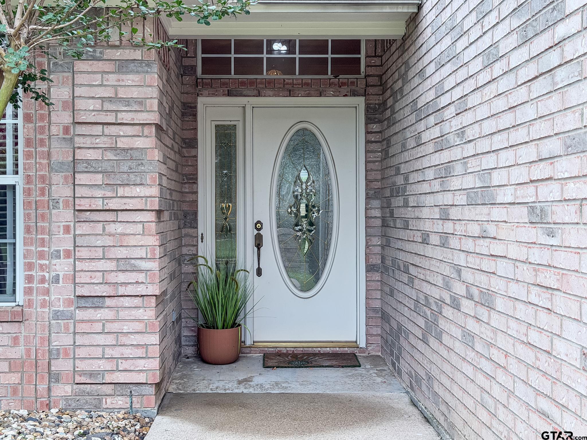 5722 Gloucester Dr.